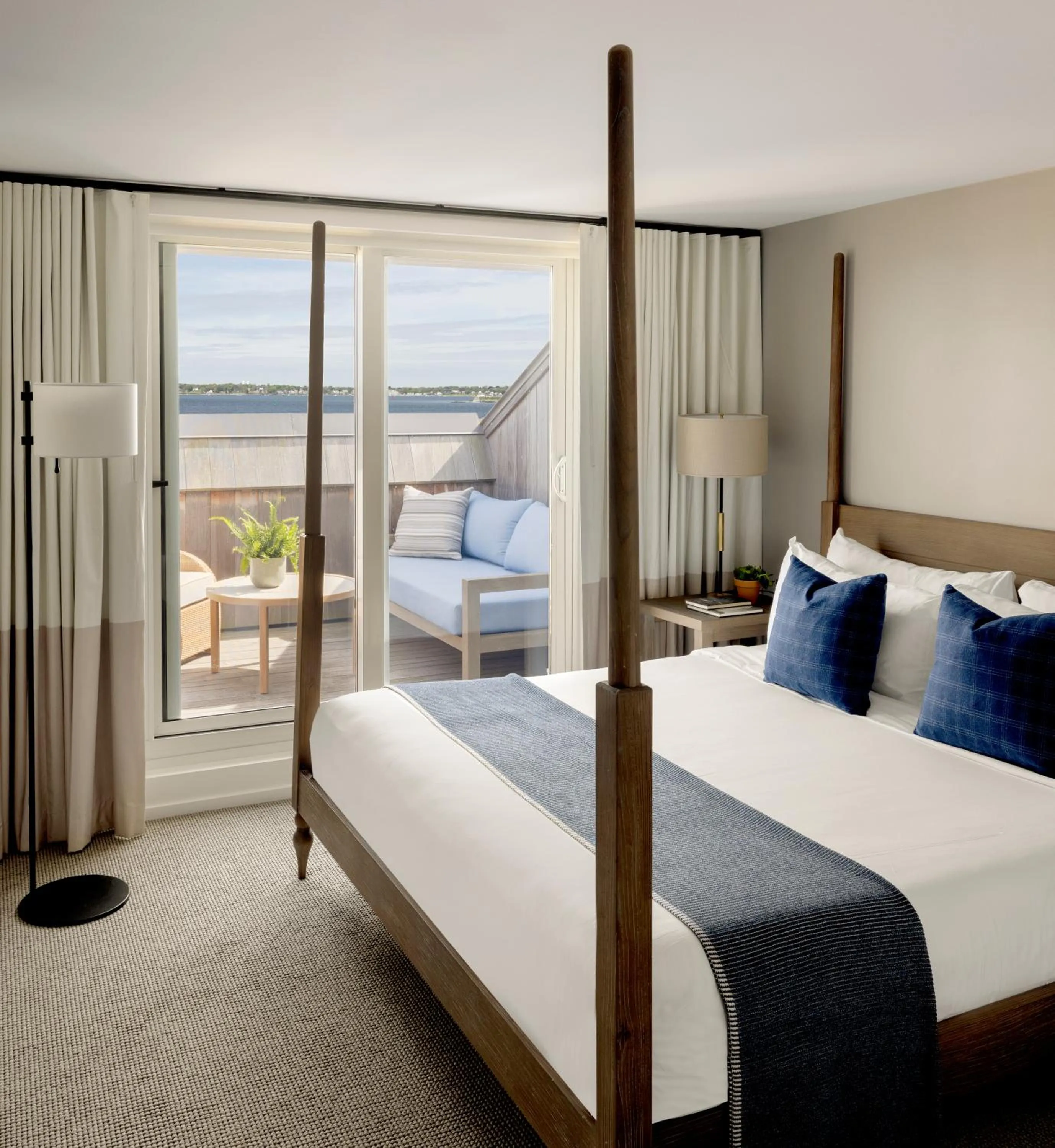 Bedroom, Bed in Newport Harbor Island Resort