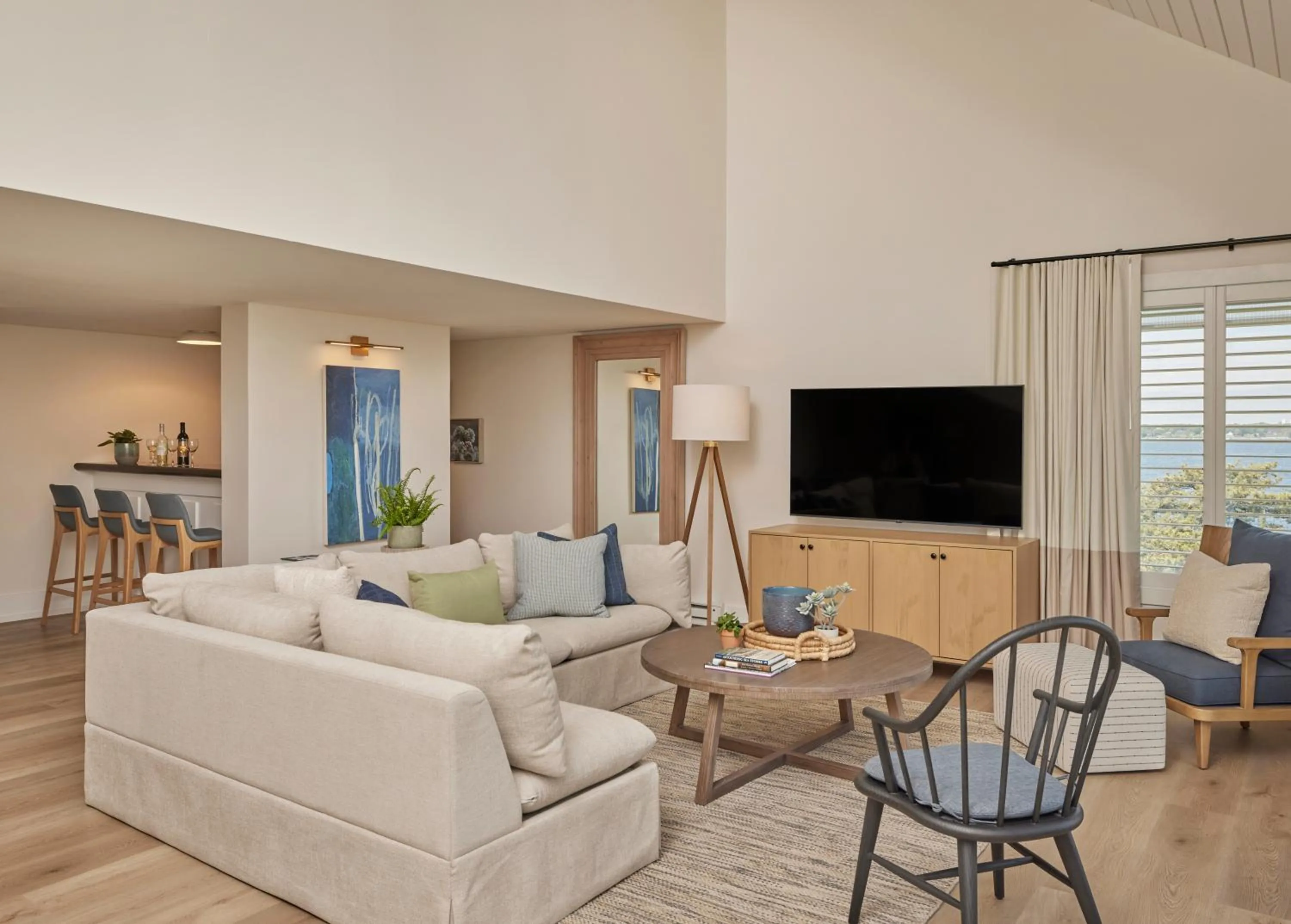 Living room in Newport Harbor Island Resort