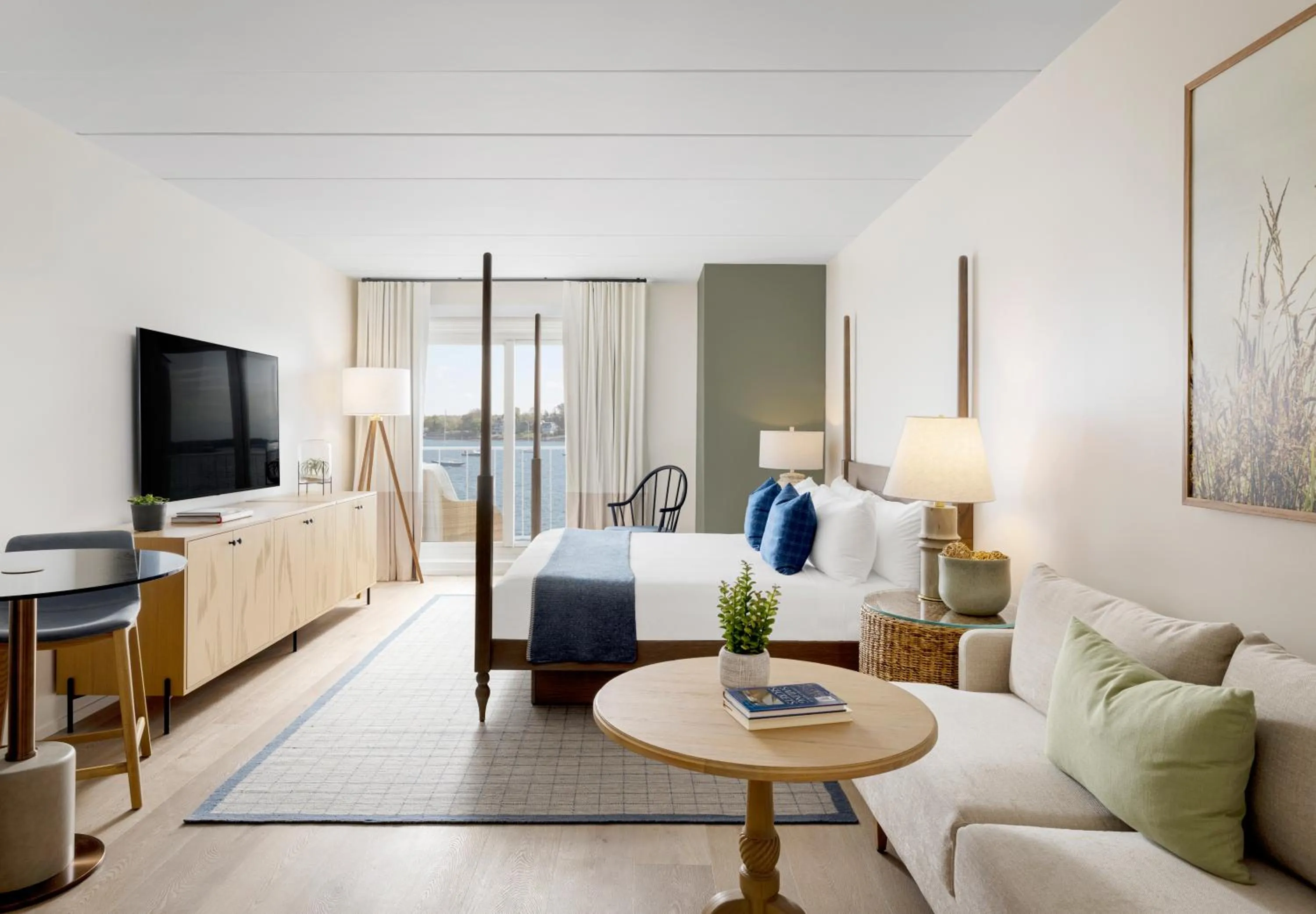 Bed in Newport Harbor Island Resort