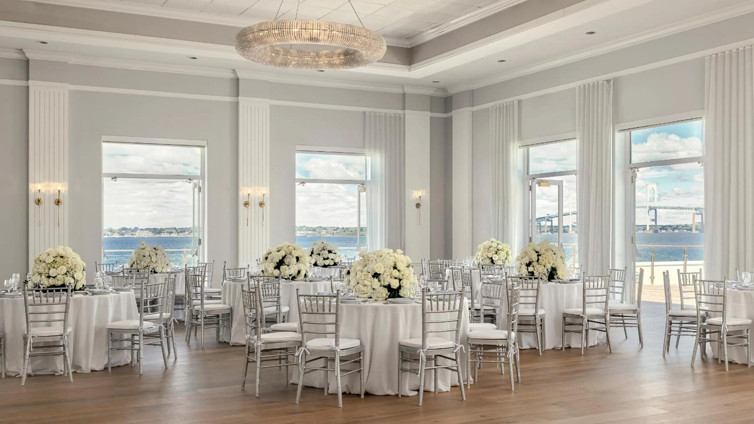 wedding in Newport Harbor Island Resort
