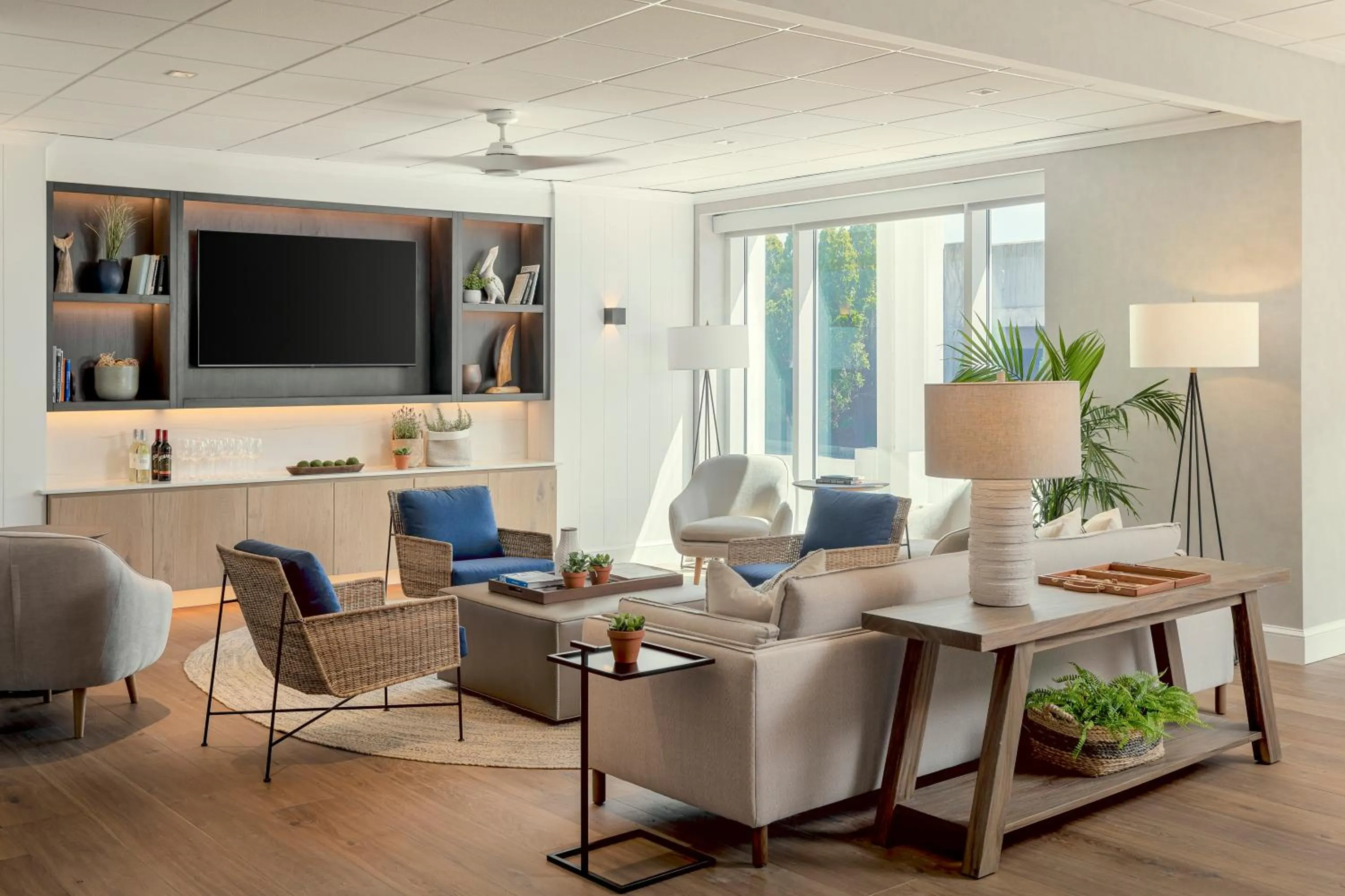 Seating area in Newport Harbor Island Resort