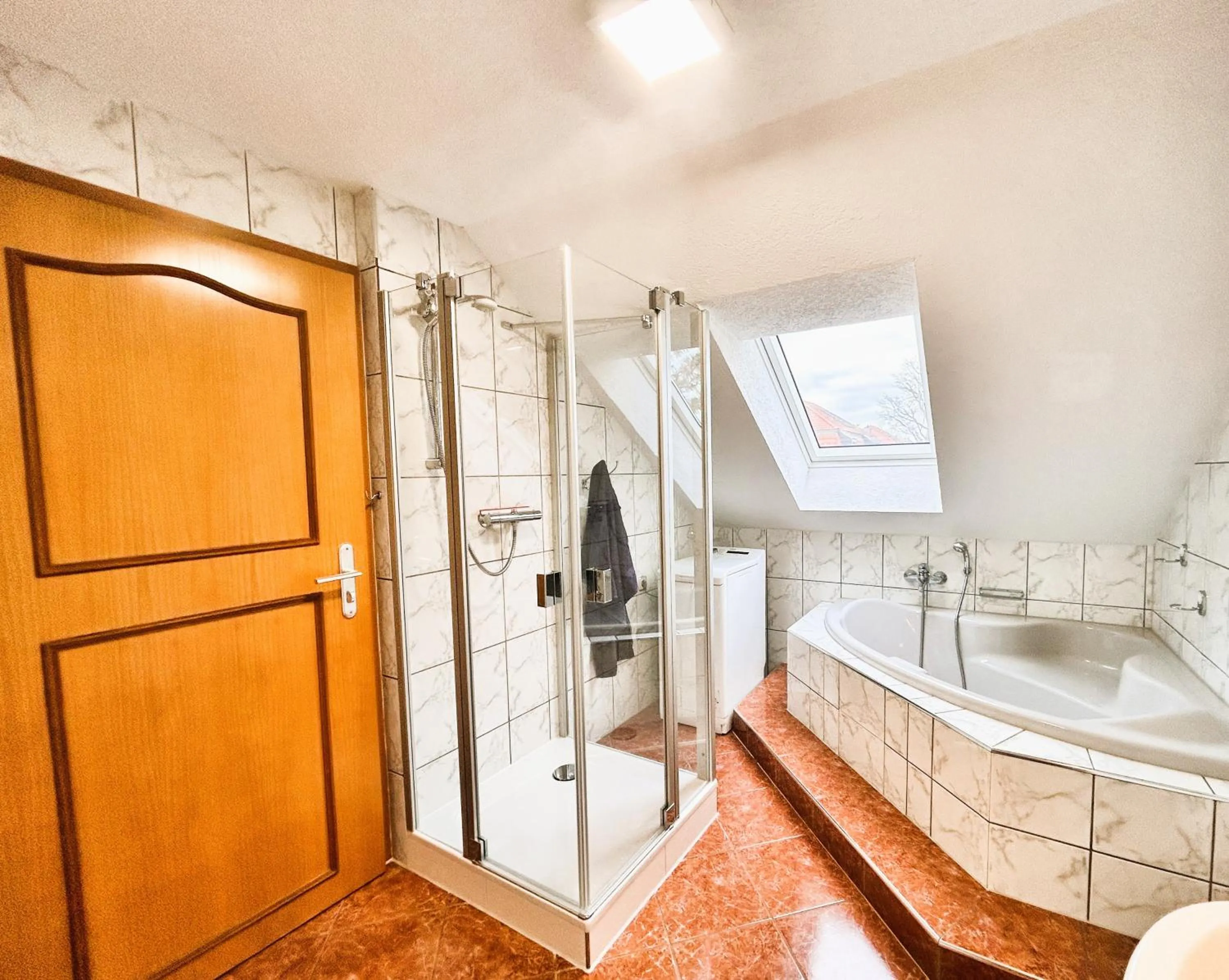 Shower in Ferienhaus Landeskrone für 10 Personen mit Sauna, Terrasse, inkl Parkplatz in Dresden