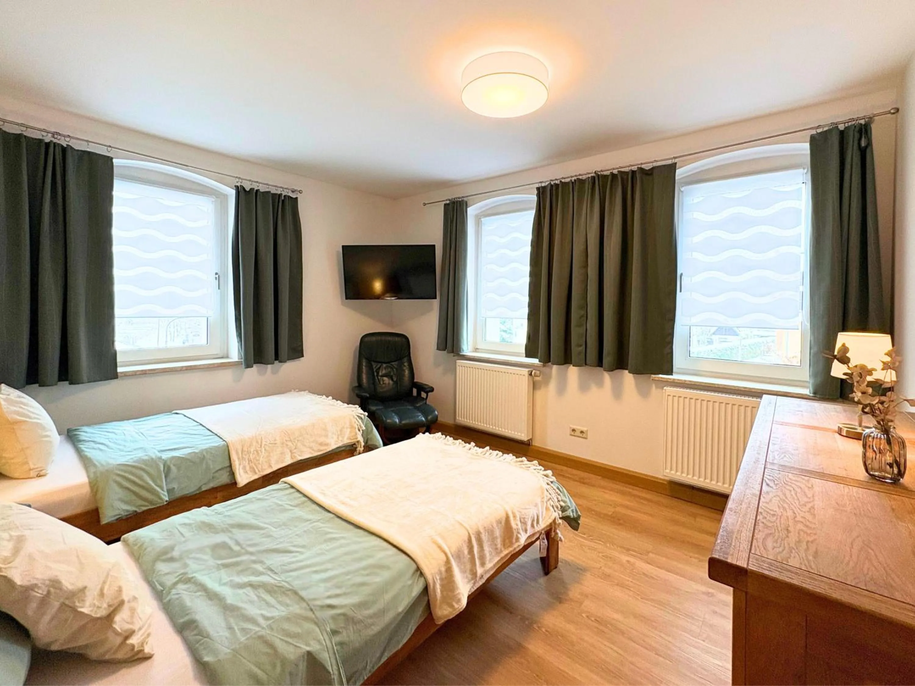 Bed in Ferienhaus Landeskrone für 10 Personen mit Sauna, Terrasse, inkl Parkplatz in Dresden