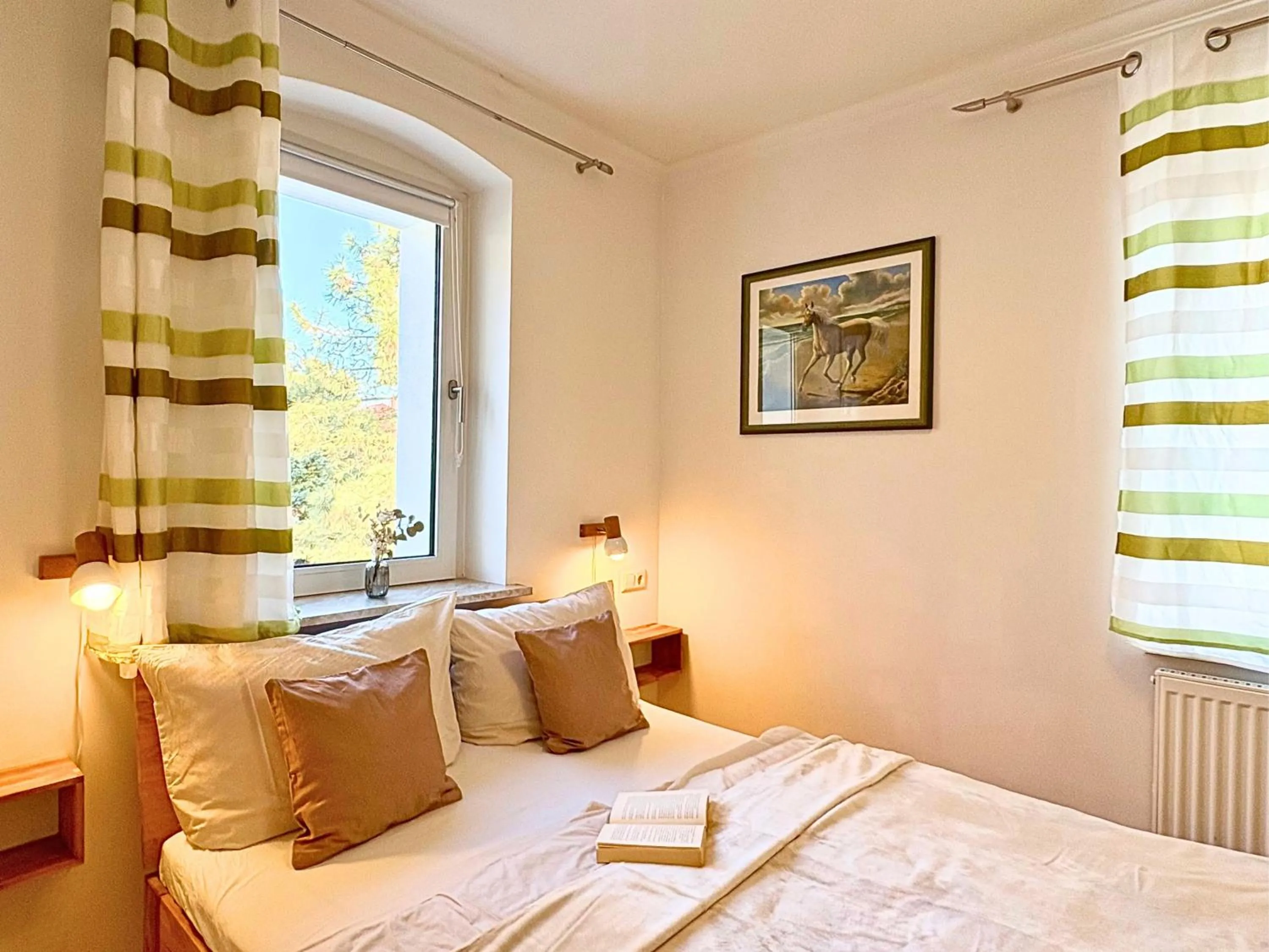 Bed in Ferienhaus Landeskrone für 10 Personen mit Sauna, Terrasse, inkl Parkplatz in Dresden