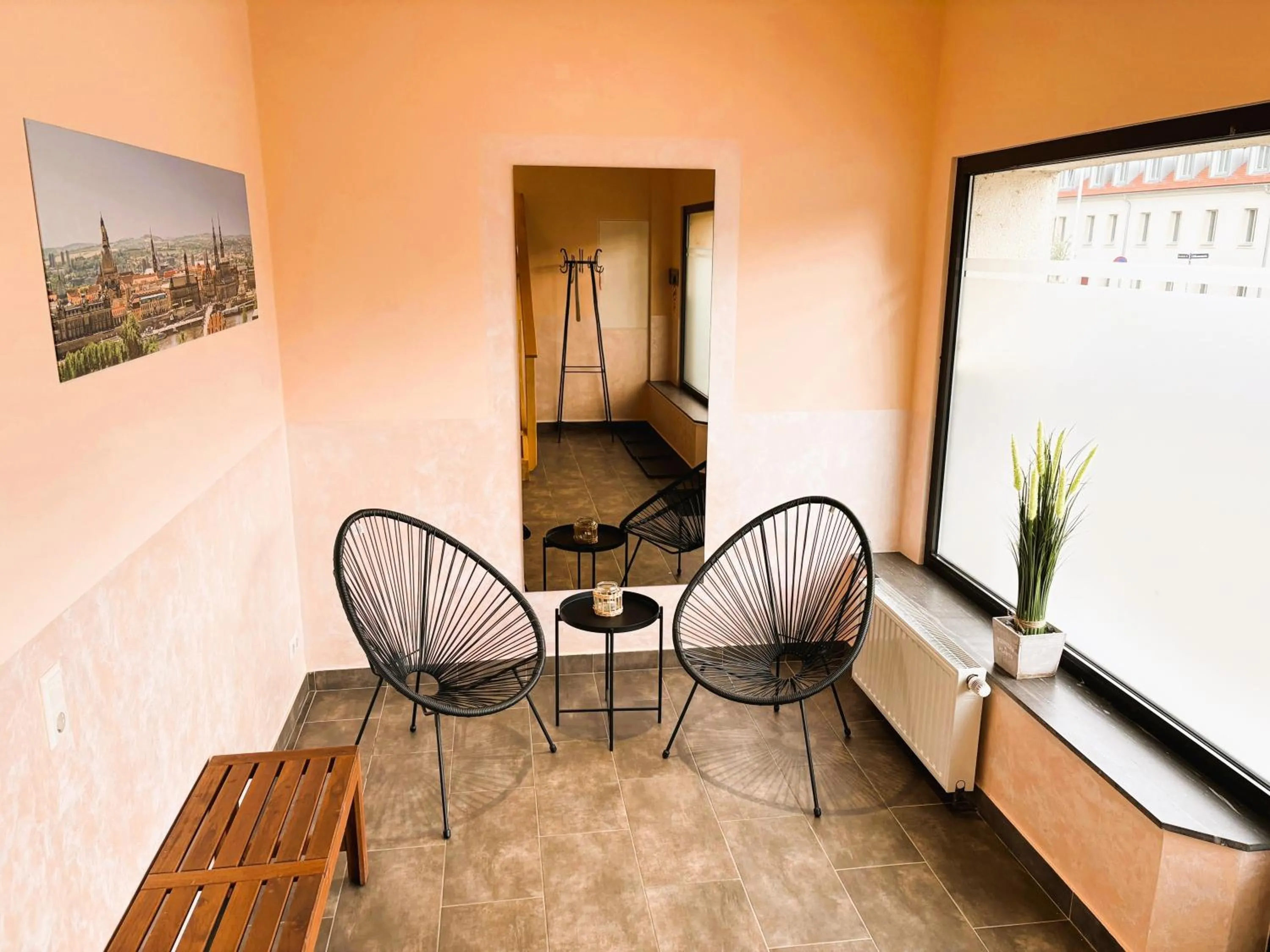 Facade/entrance in Ferienhaus Landeskrone für 10 Personen mit Sauna, Terrasse, inkl Parkplatz in Dresden