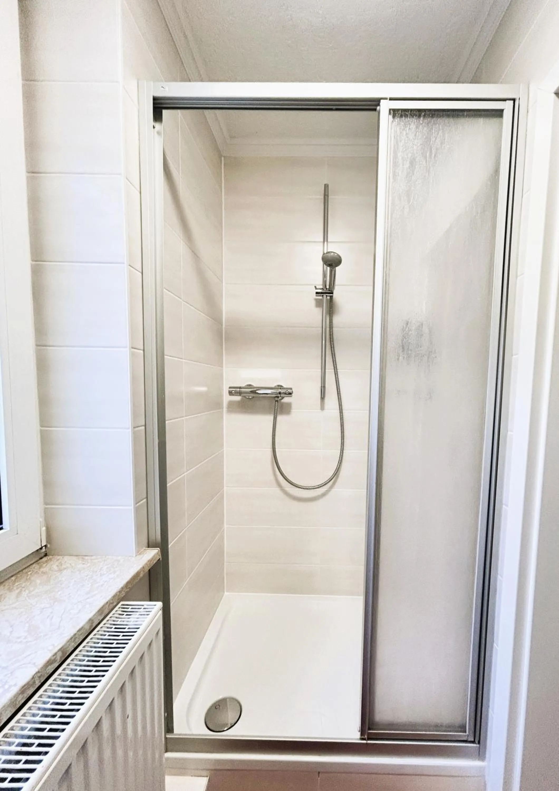 Shower in Ferienhaus Landeskrone für 10 Personen mit Sauna, Terrasse, inkl Parkplatz in Dresden