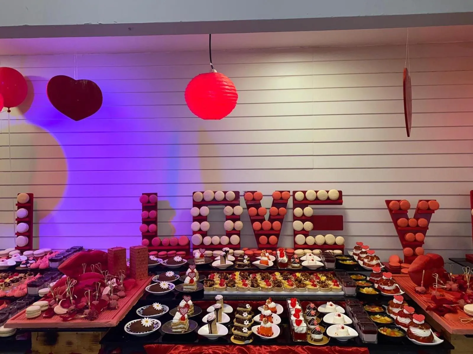 Food and drinks in Leonardo Privilege Eilat Hotel - All inclusive