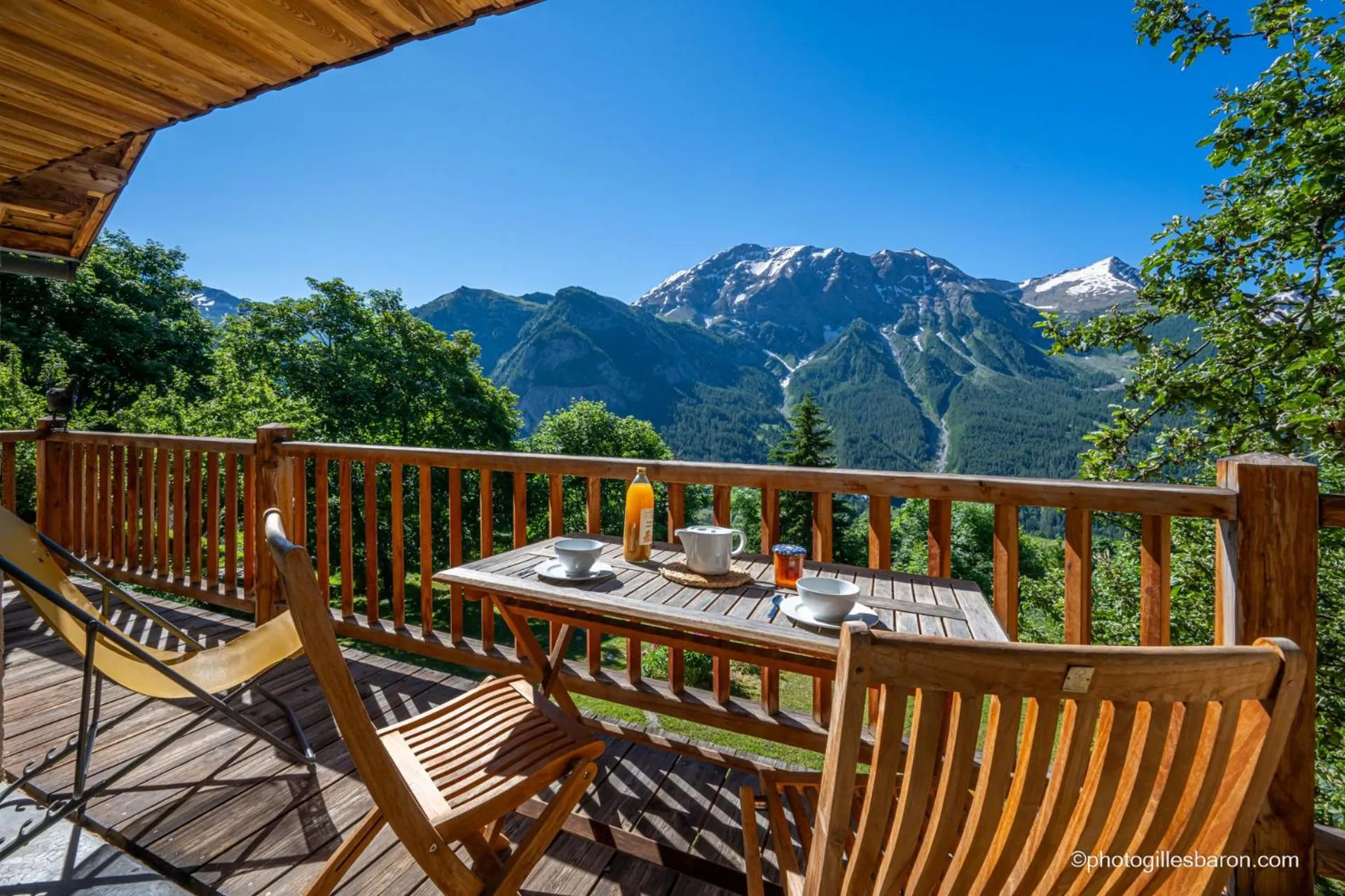 Kitchen or kitchenette in Chalet la Forestière
