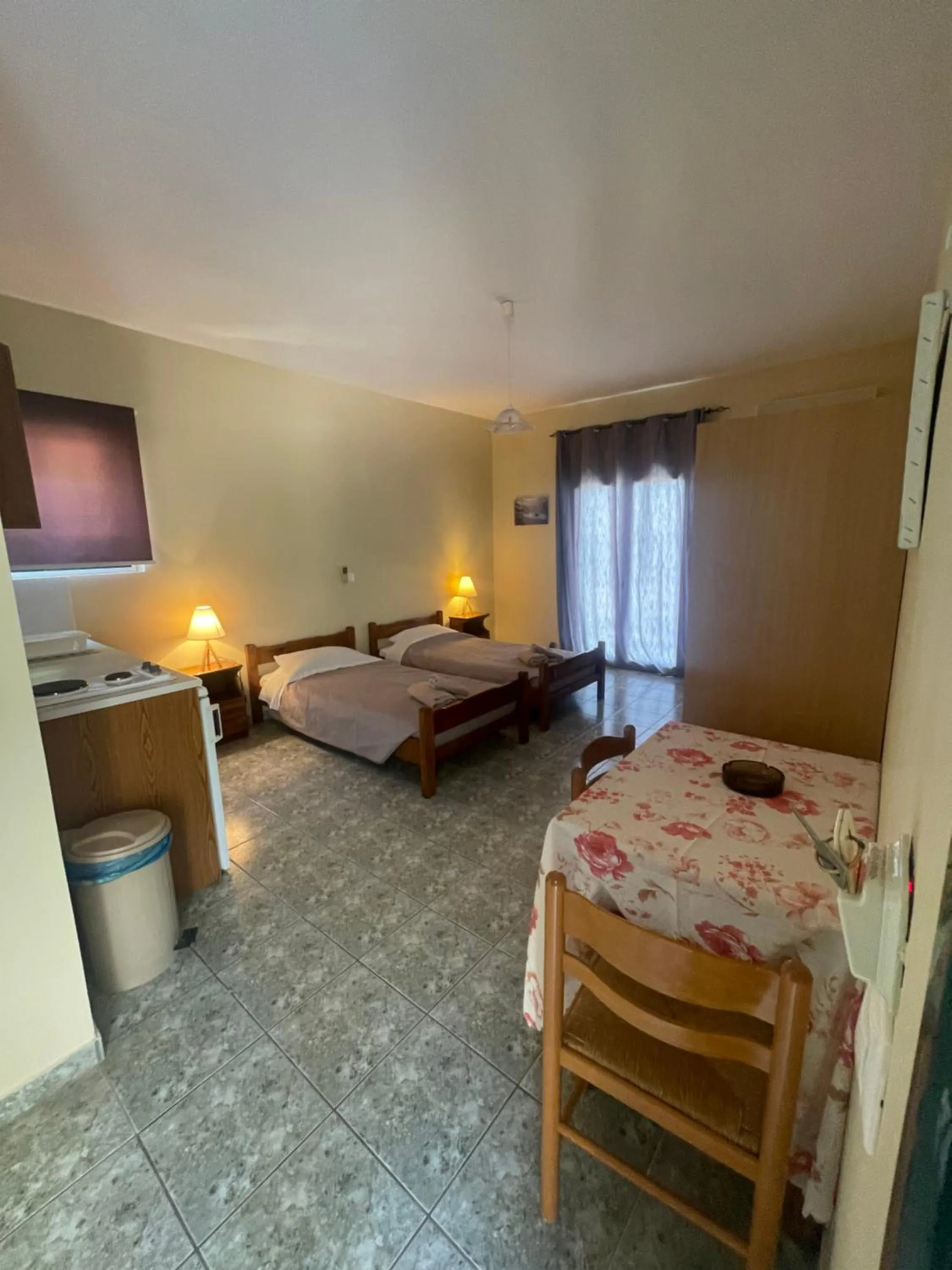 Photo of the whole room, Bed in Maria Anastasia Studios