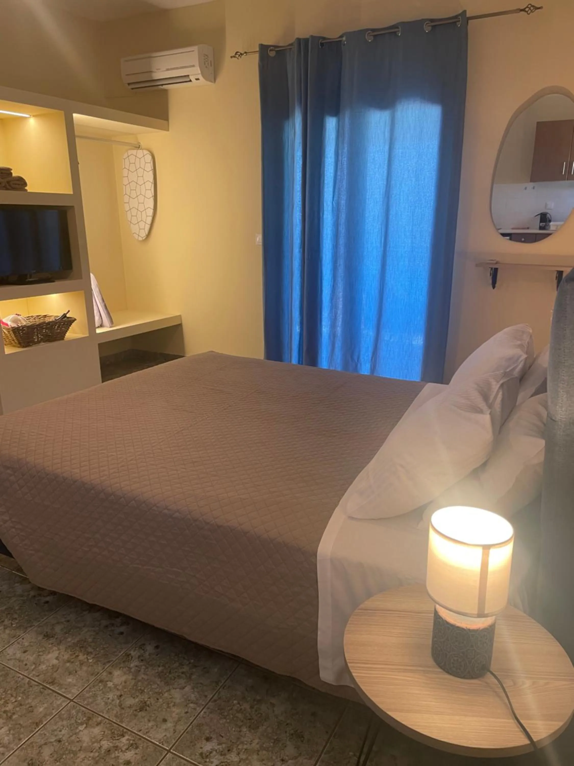 Bedroom, Bed in Maria Anastasia Studios