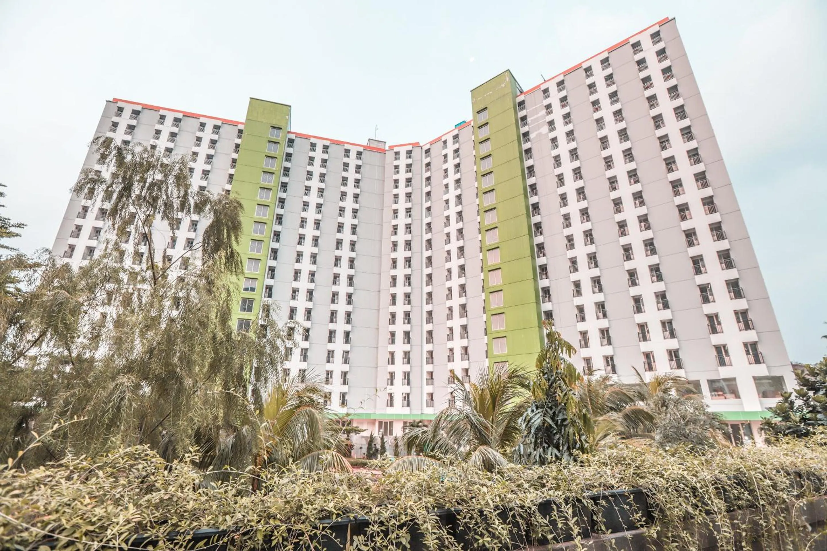 Facade/entrance in Hotel O Green Lake View Ciputat