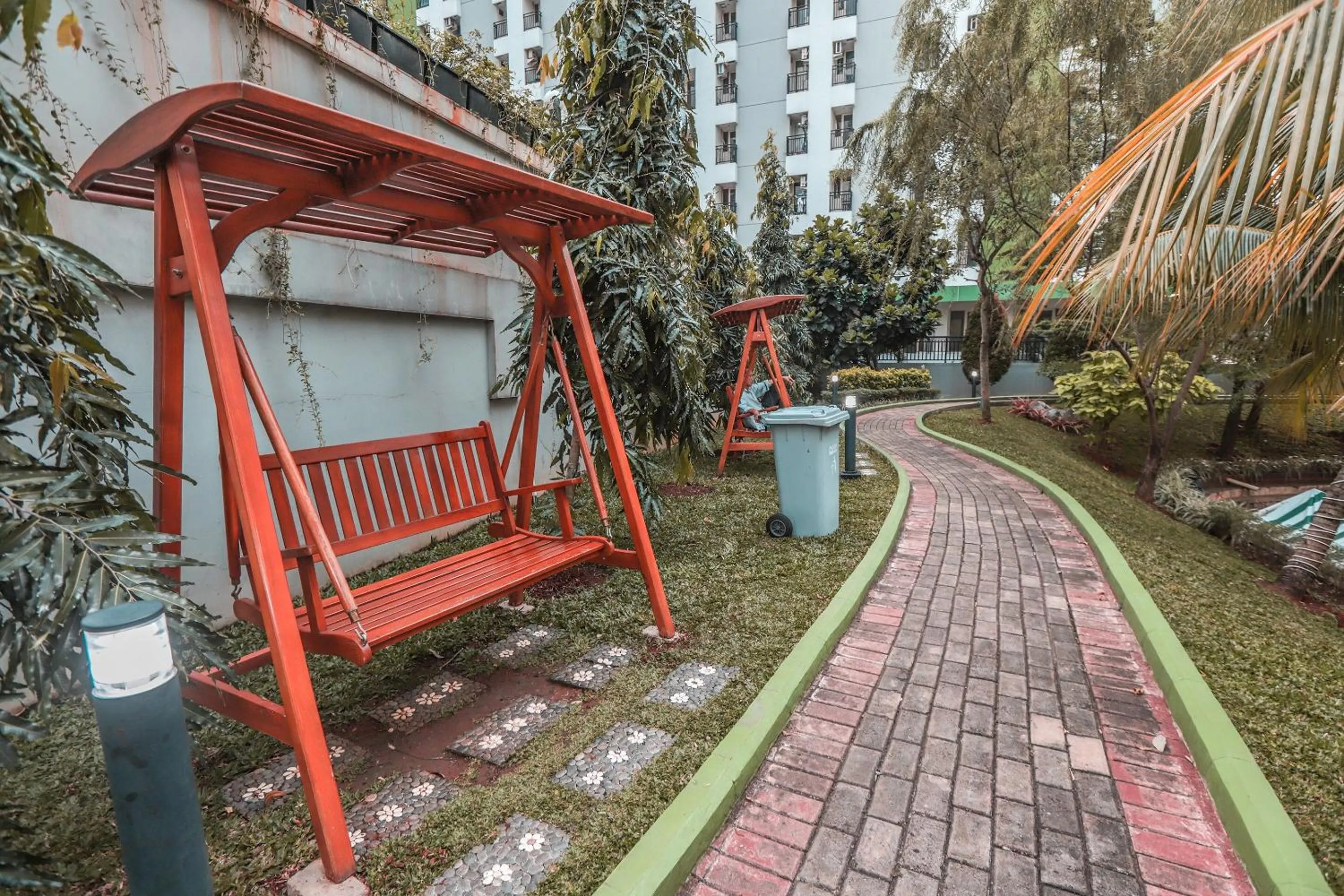 Garden in Hotel O Green Lake View Ciputat