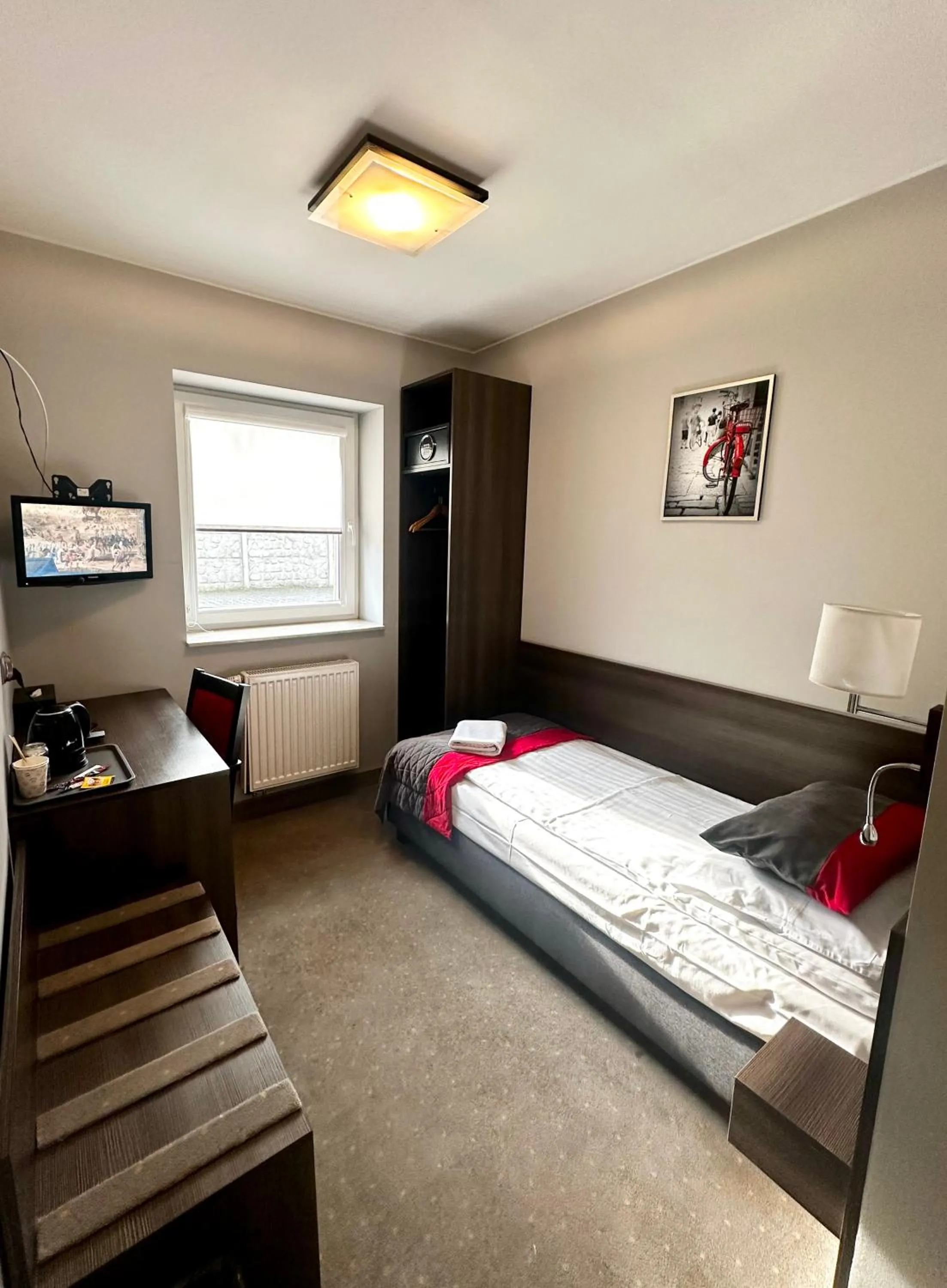 Property building, Bed in Hotel Ajax