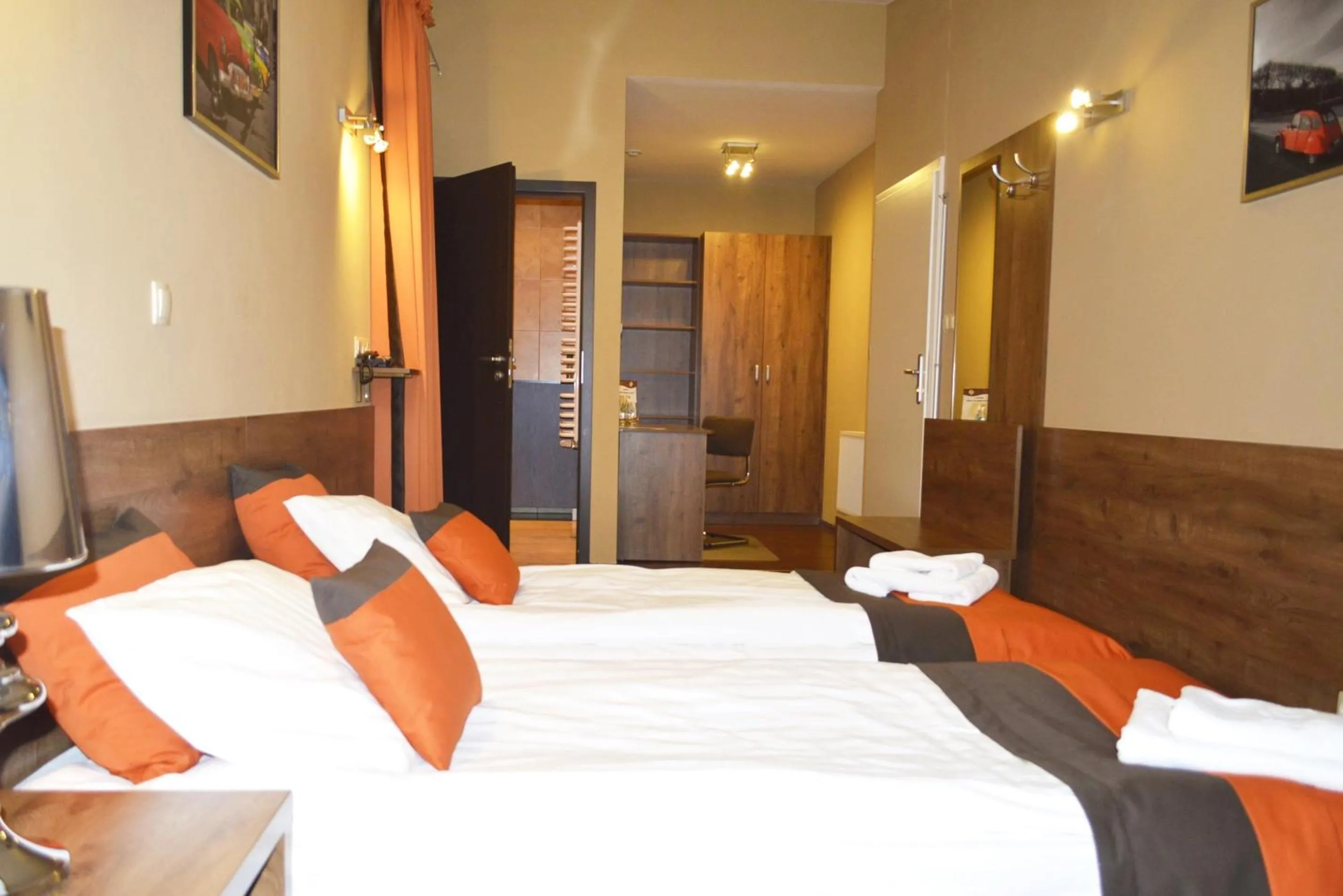 Photo of the whole room, Bed in Hotel Ajax