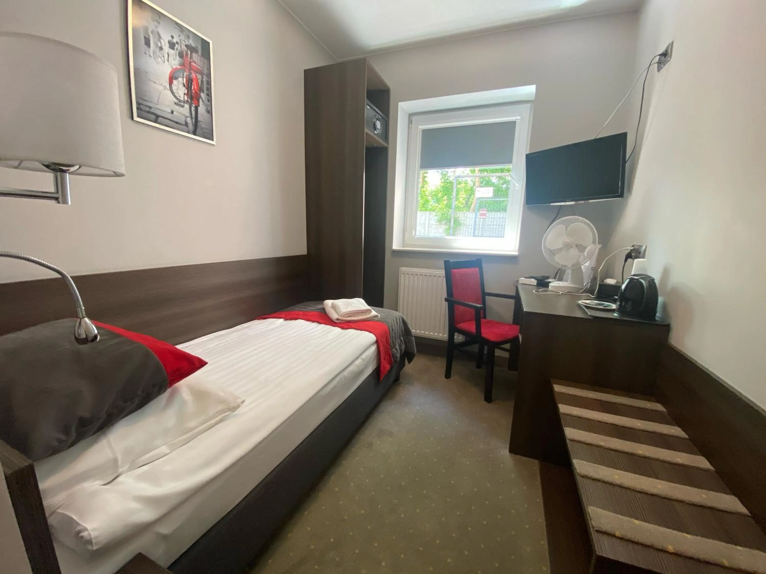 Photo of the whole room, Bed in Hotel Ajax