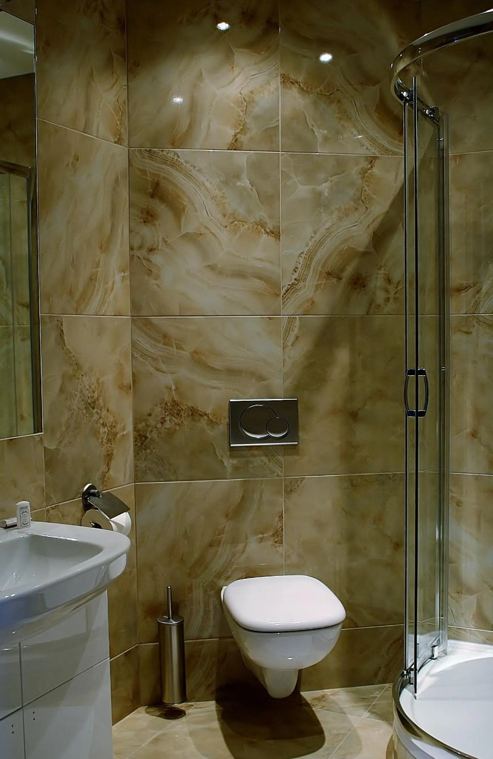 Shower in Hotel Ajax