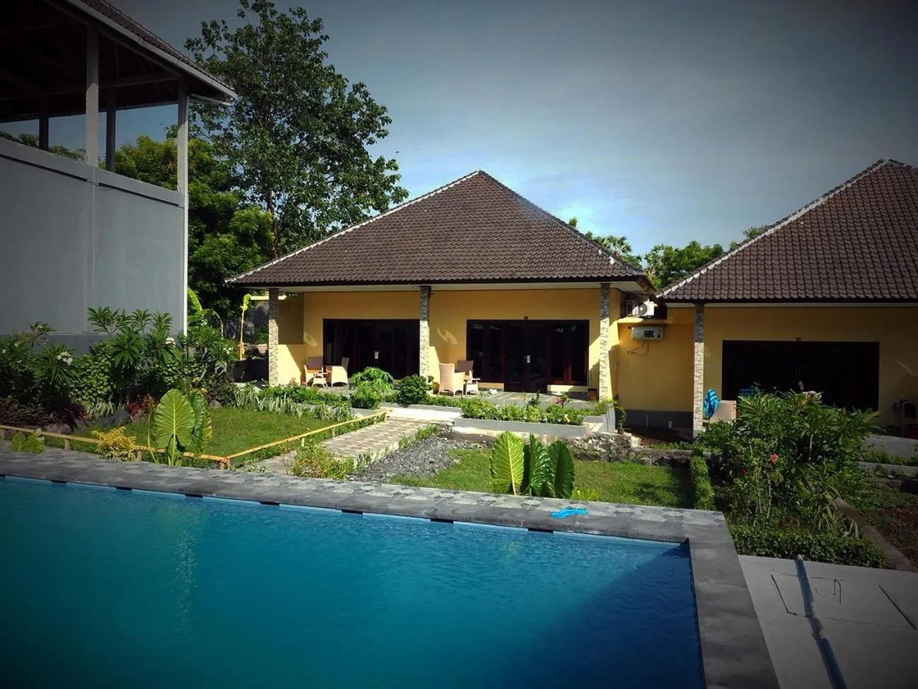 Swimming pool in Scuba Tribe Bali dive-resort
