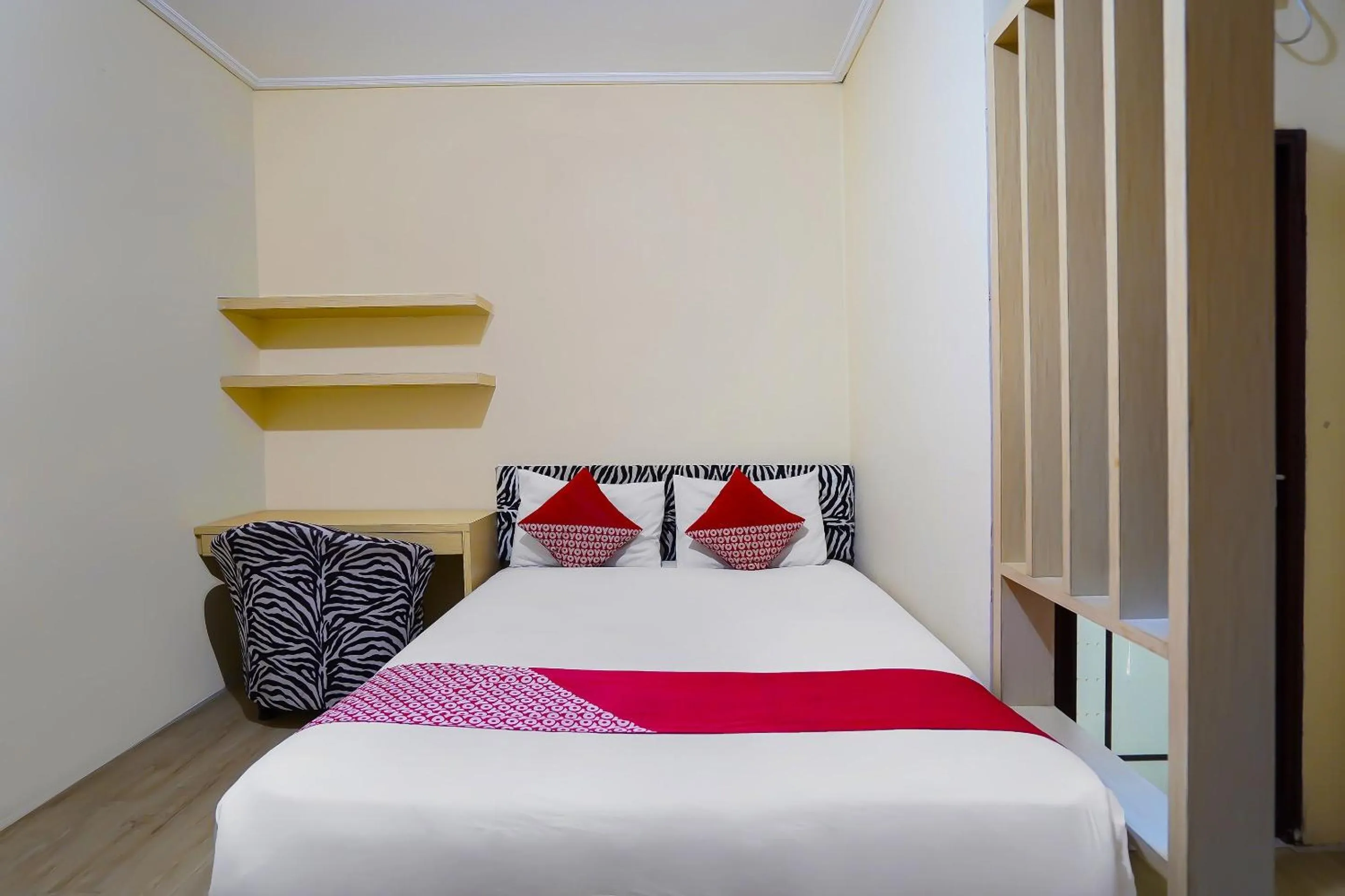 Bedroom, Bed in OYO Life 511 Grace Residence