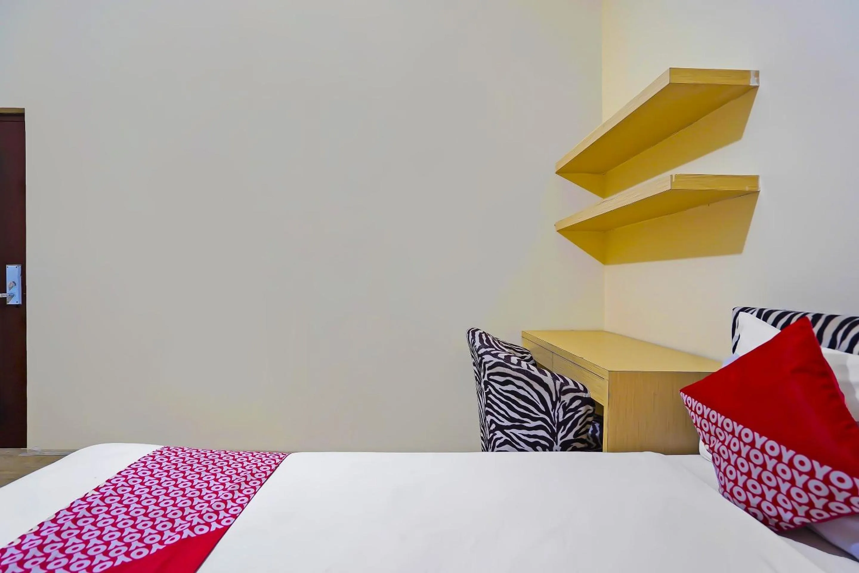 Bedroom, Bed in OYO Life 511 Grace Residence