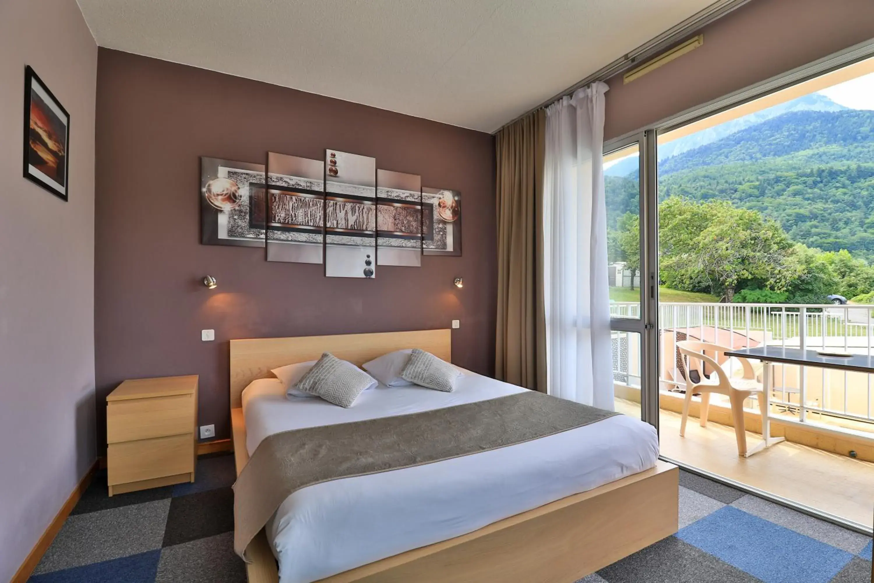 Superior Double Room in Hôtel Les Flots Bleus Superior Double Room in Hôtel Les Flots Bleus