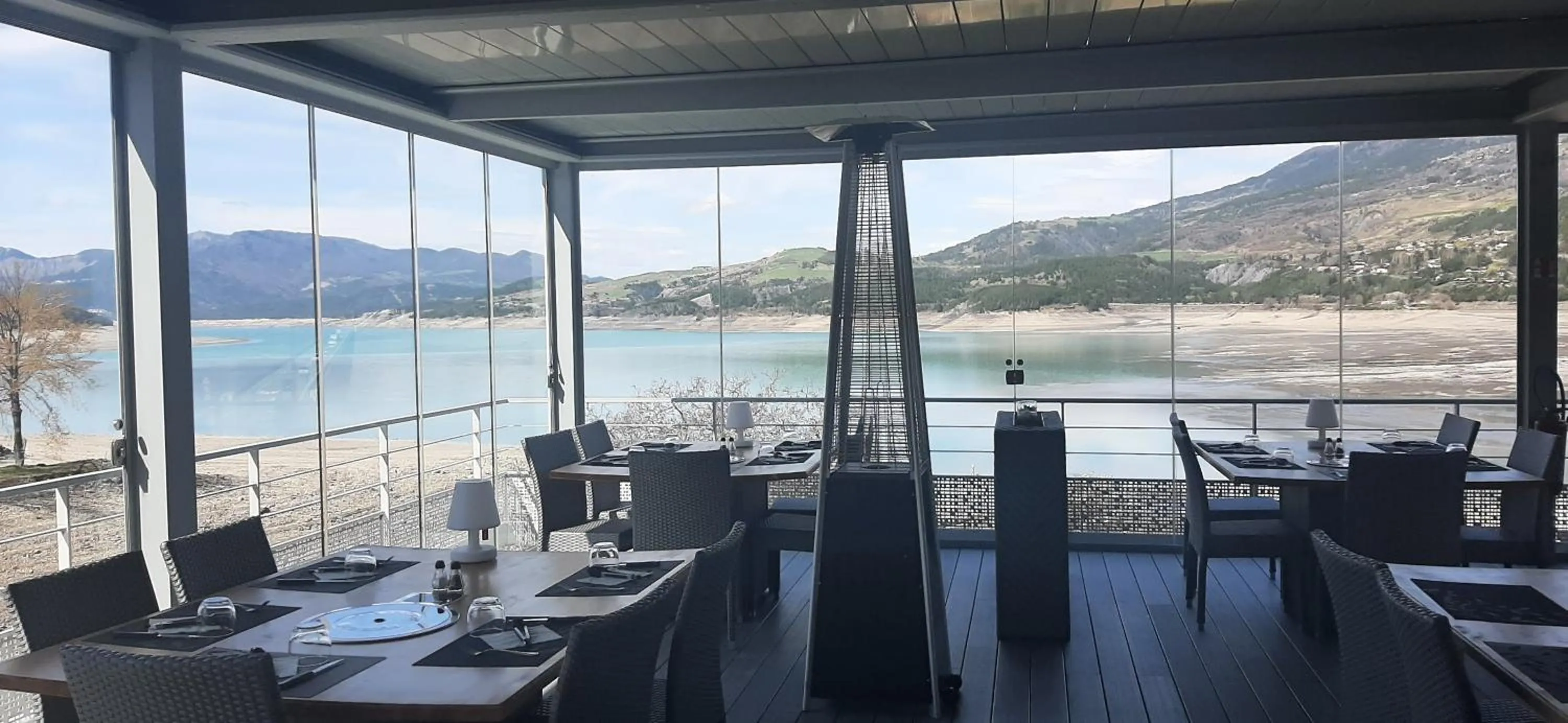 Restaurant/places to eat in Hôtel Les Flots Bleus