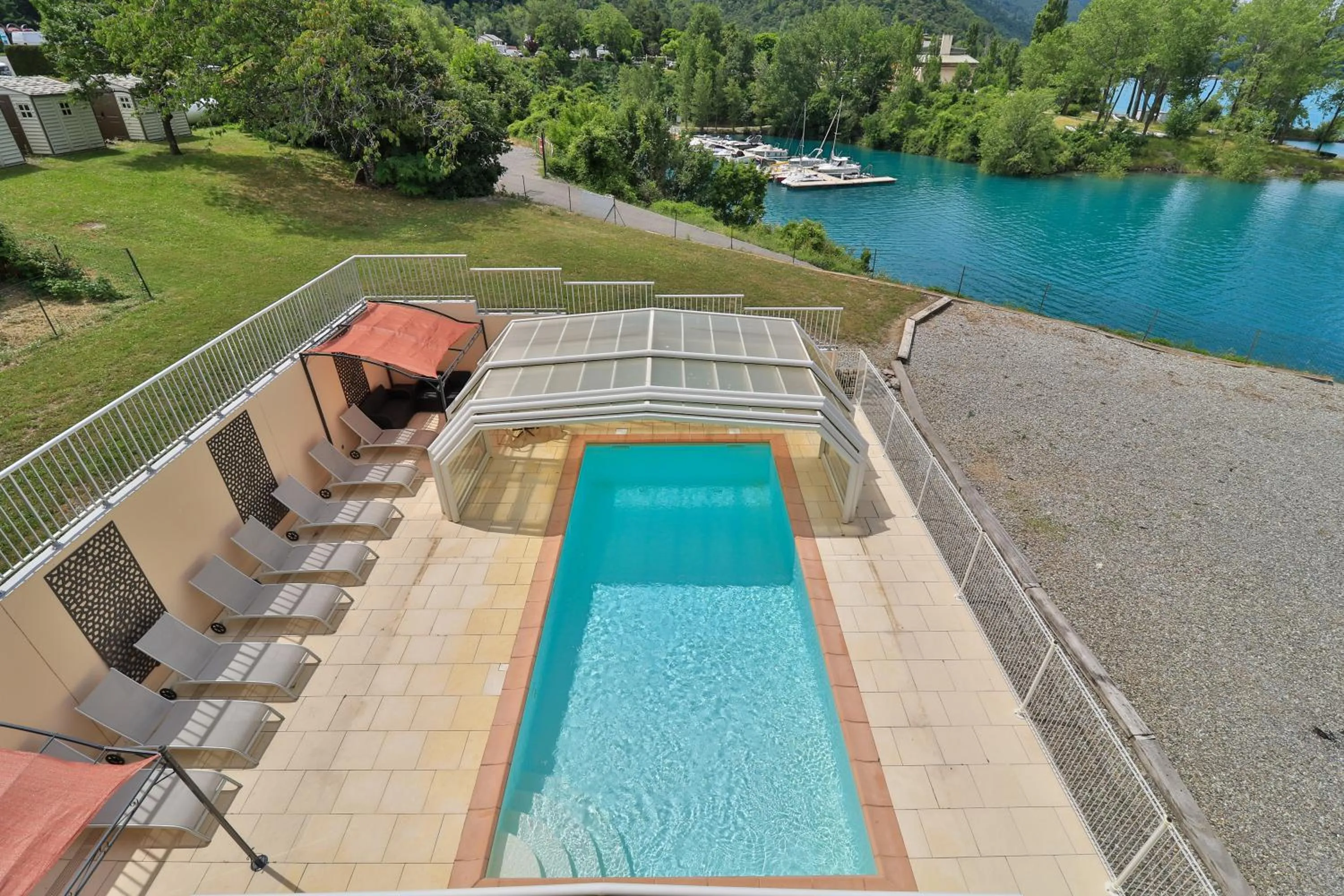 Swimming pool in Hôtel Les Flots Bleus