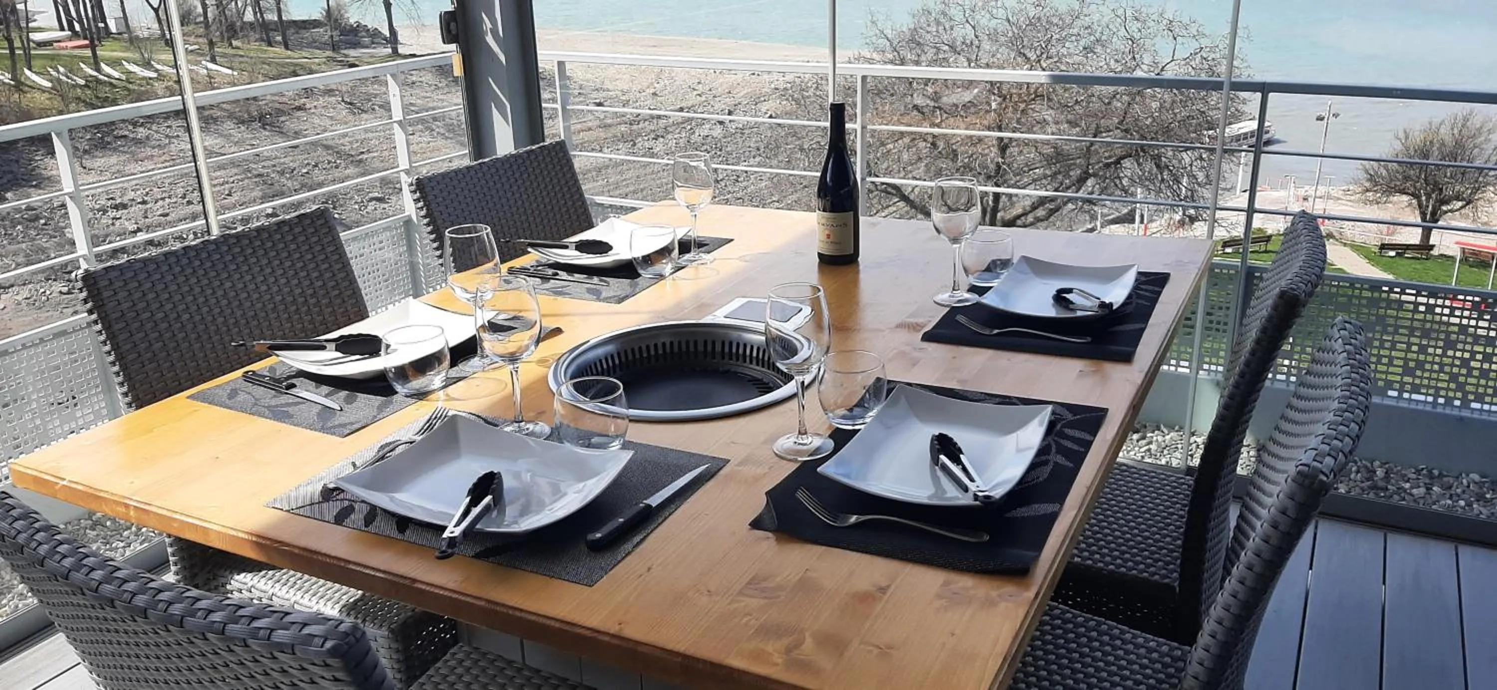 Restaurant/places to eat in Hôtel Les Flots Bleus