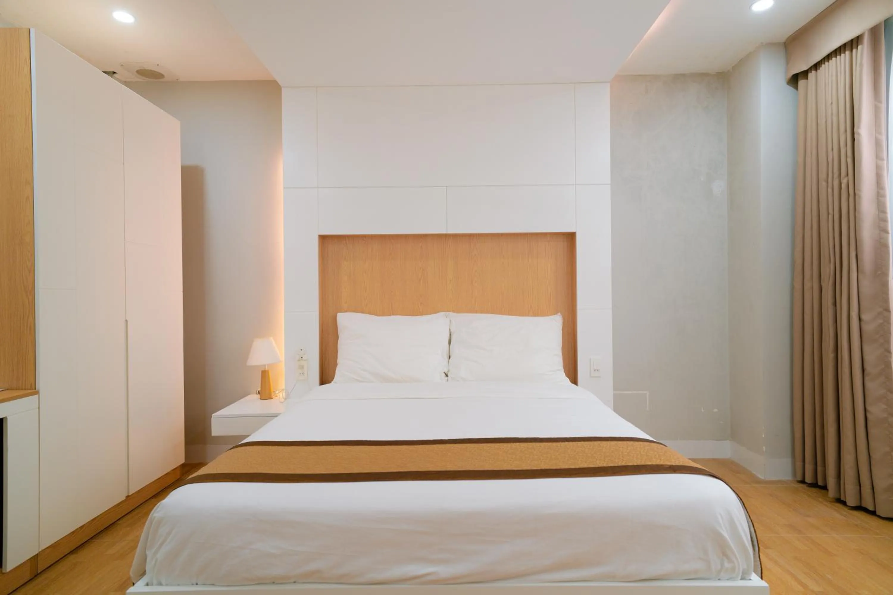 Bedroom, Bed in Khách sạn Minh Long