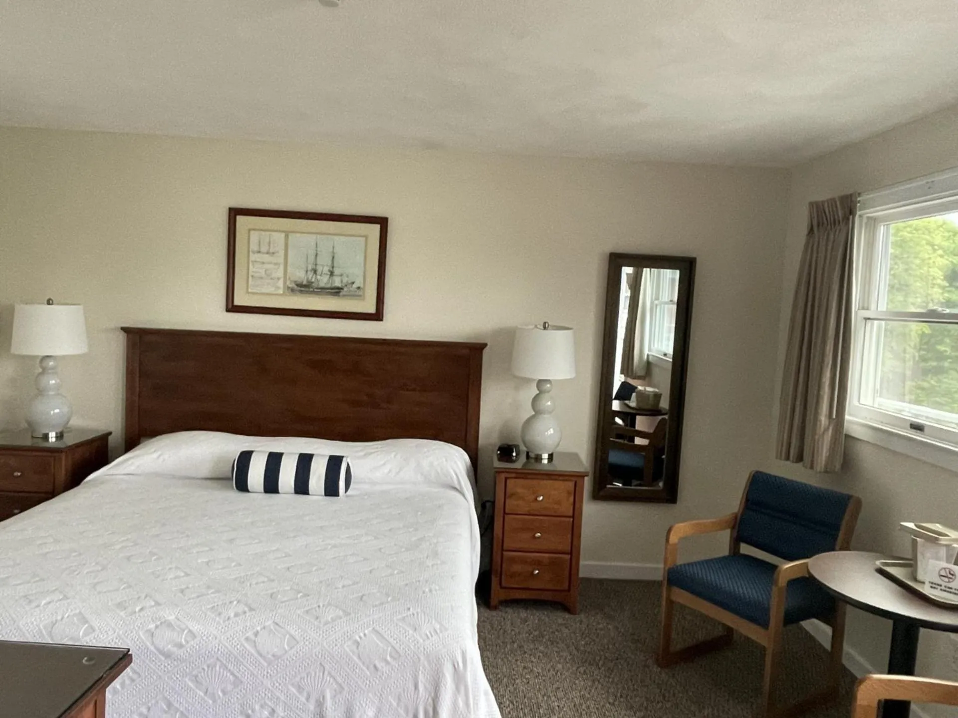 Bed in Sea Lion Motel