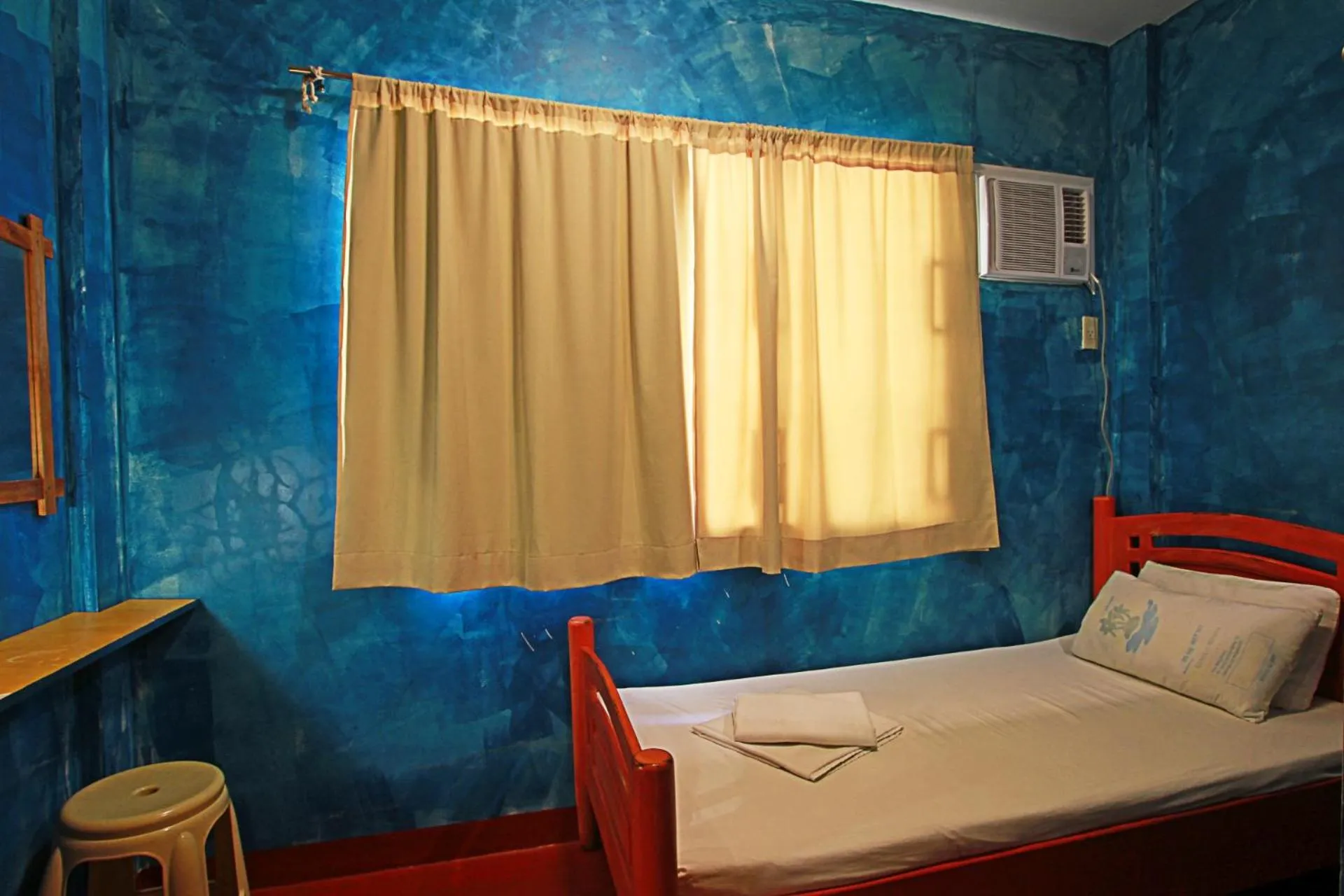 Bed in Gabby's Bed & Breakfast