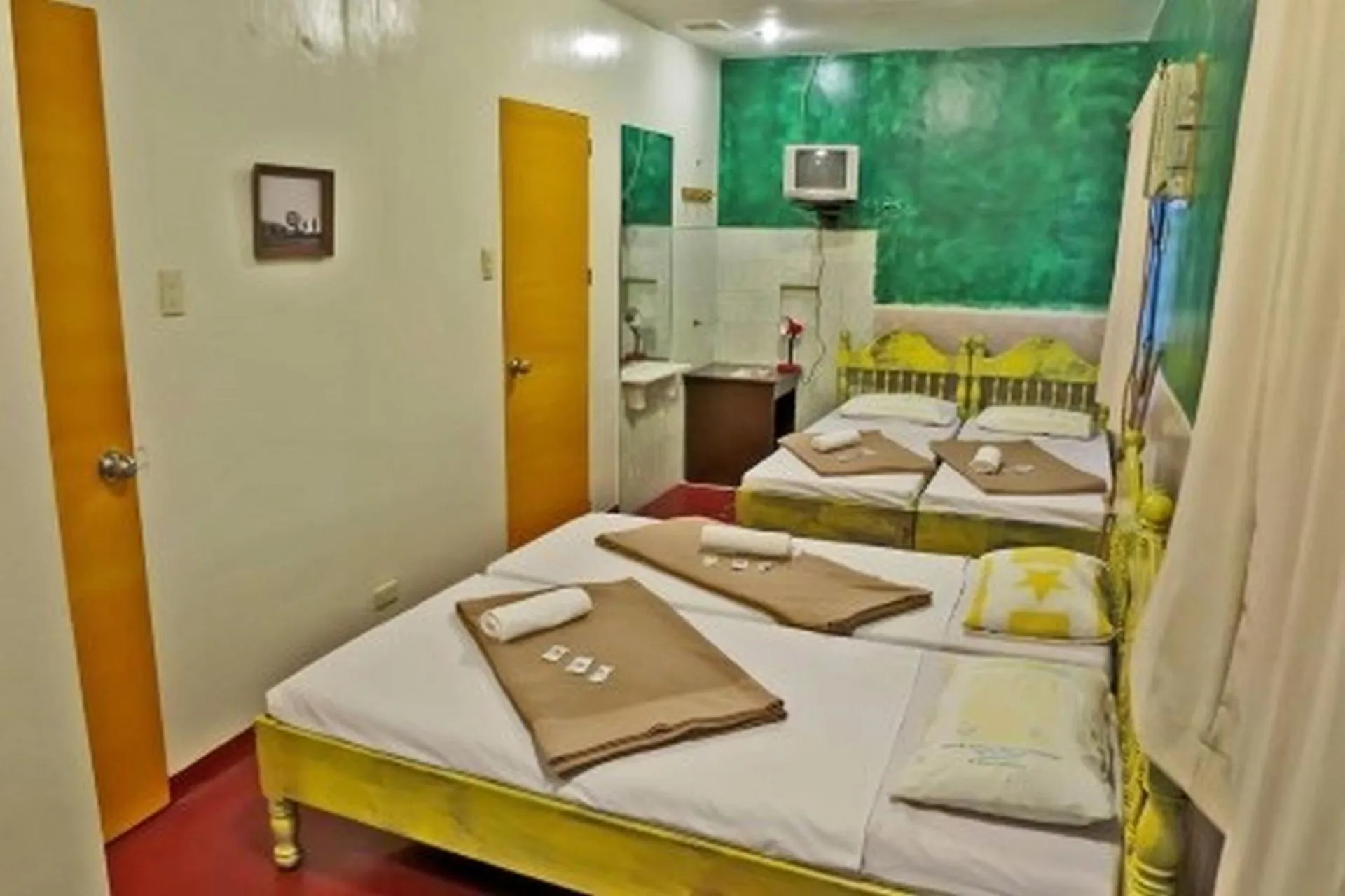 Bed in Gabby's Bed & Breakfast