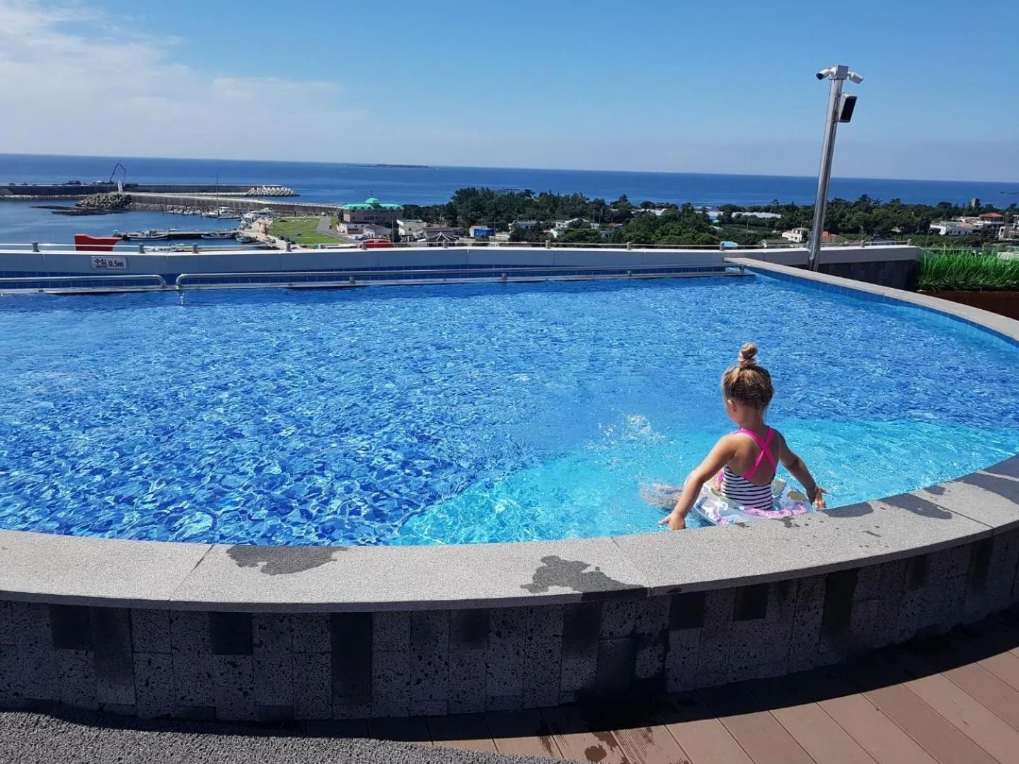 Swimming Pool in Co-op City Hotel Harborview