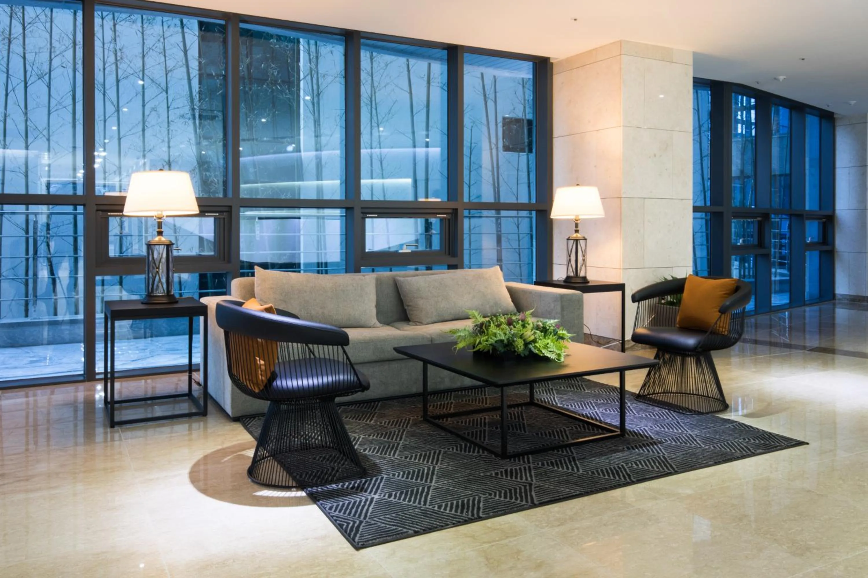 Seating Area in Co-op City Hotel Harborview