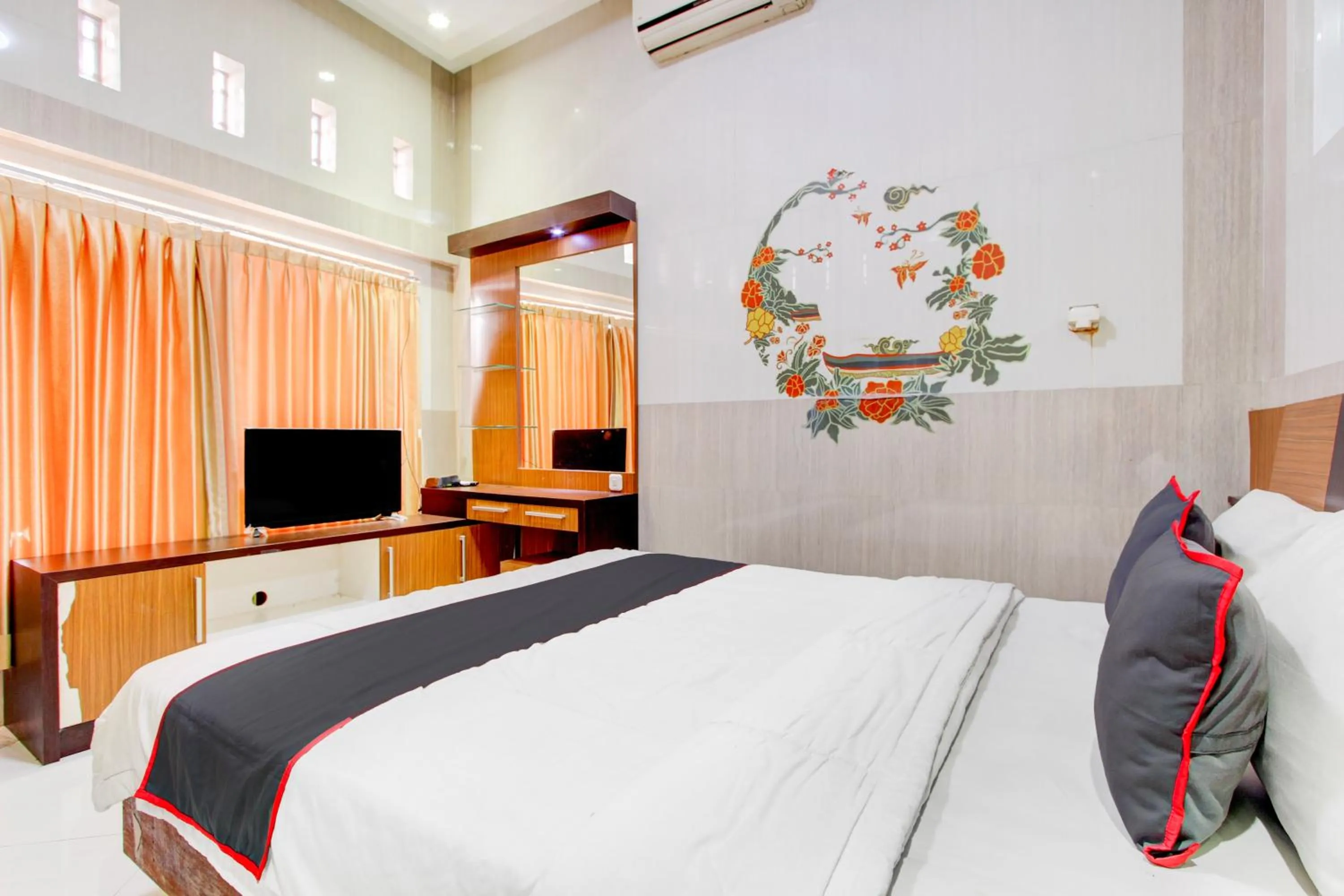 Photo of the whole room, Bed in Hotel O Yogyakarta near Jogja City Mall formerly Bama Guesthouse