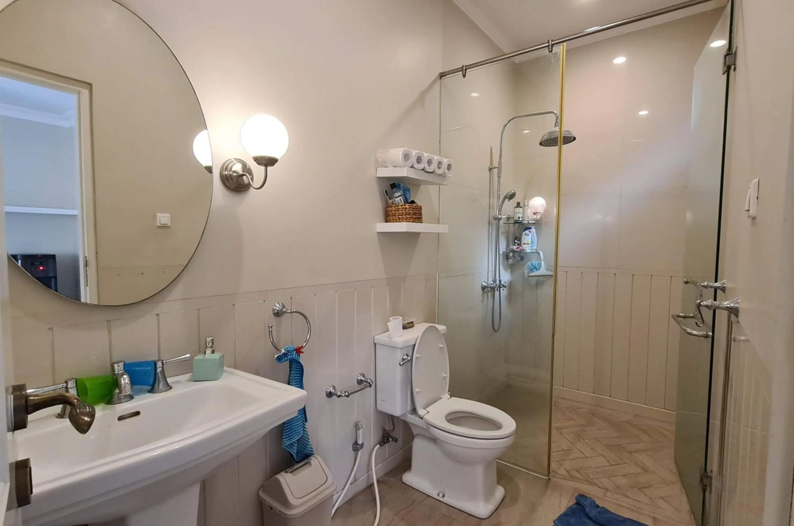 Cottonwood Bed & Breakfast House Bandung