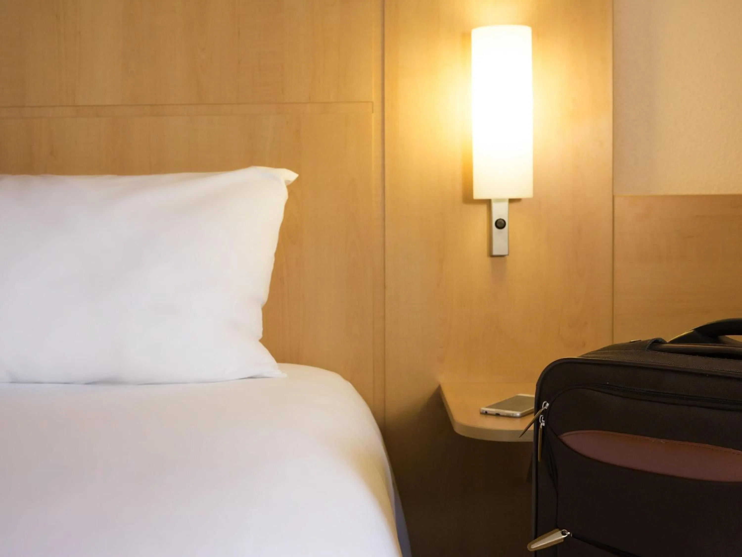 Bedroom, Bed in ibis Lyon Est Chaponnay