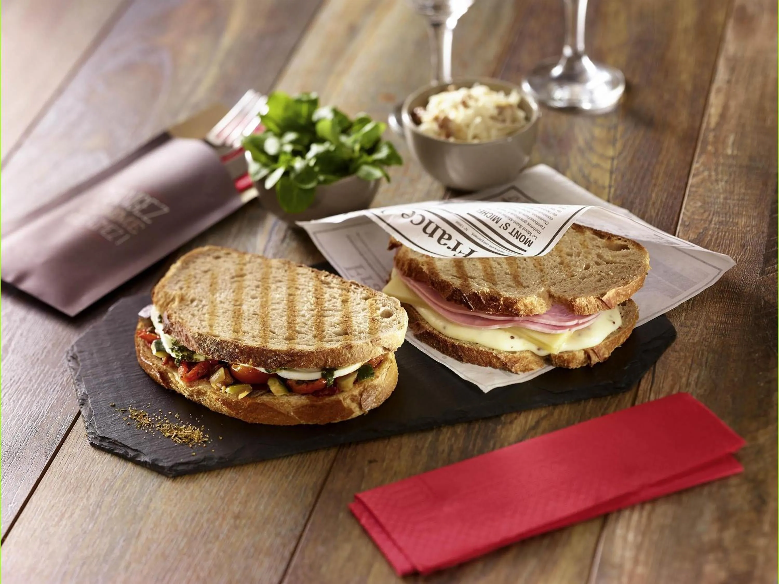 Restaurant/places to eat in ibis Lyon Est Chaponnay