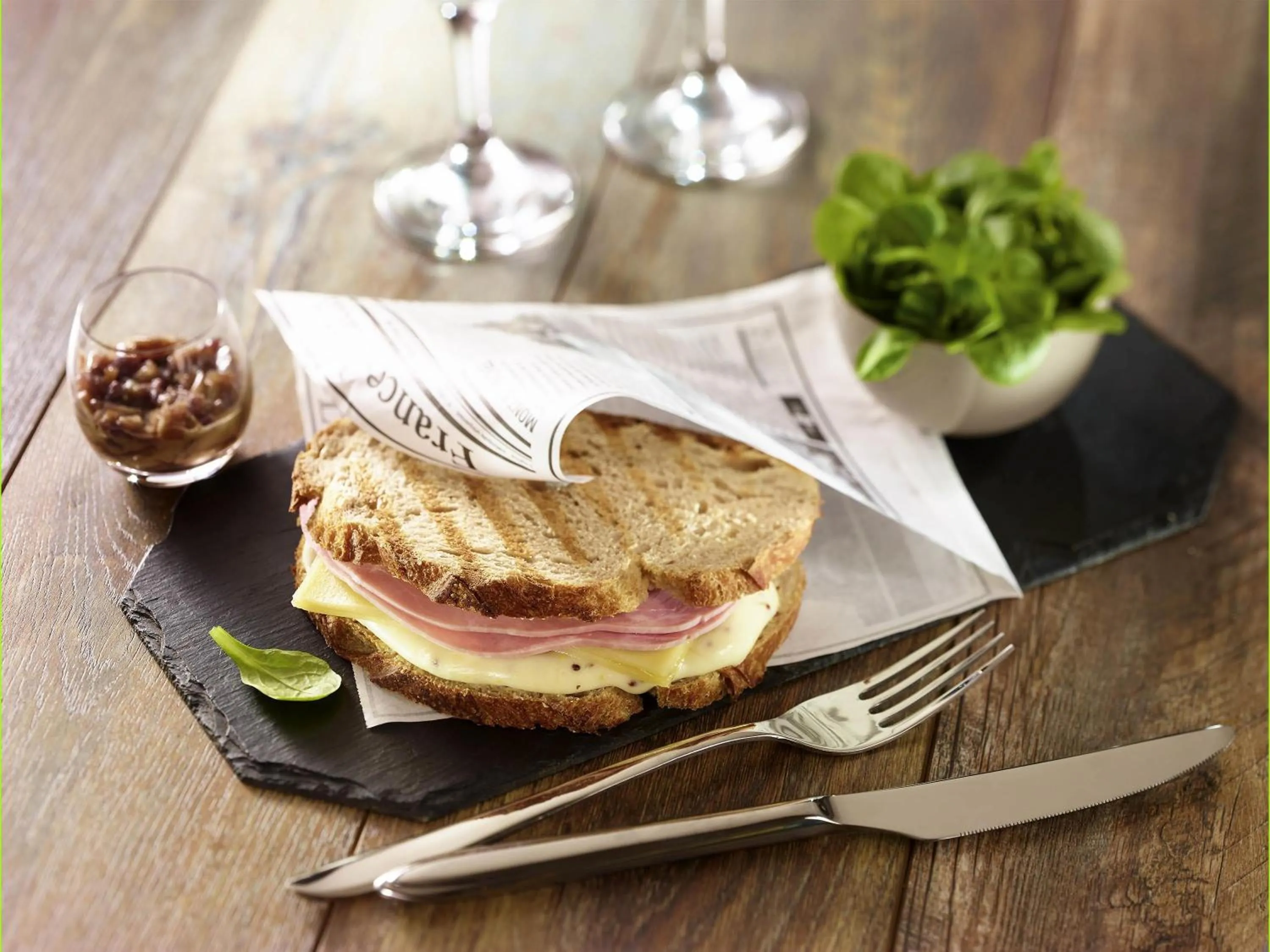 Restaurant/places to eat in ibis Lyon Est Chaponnay