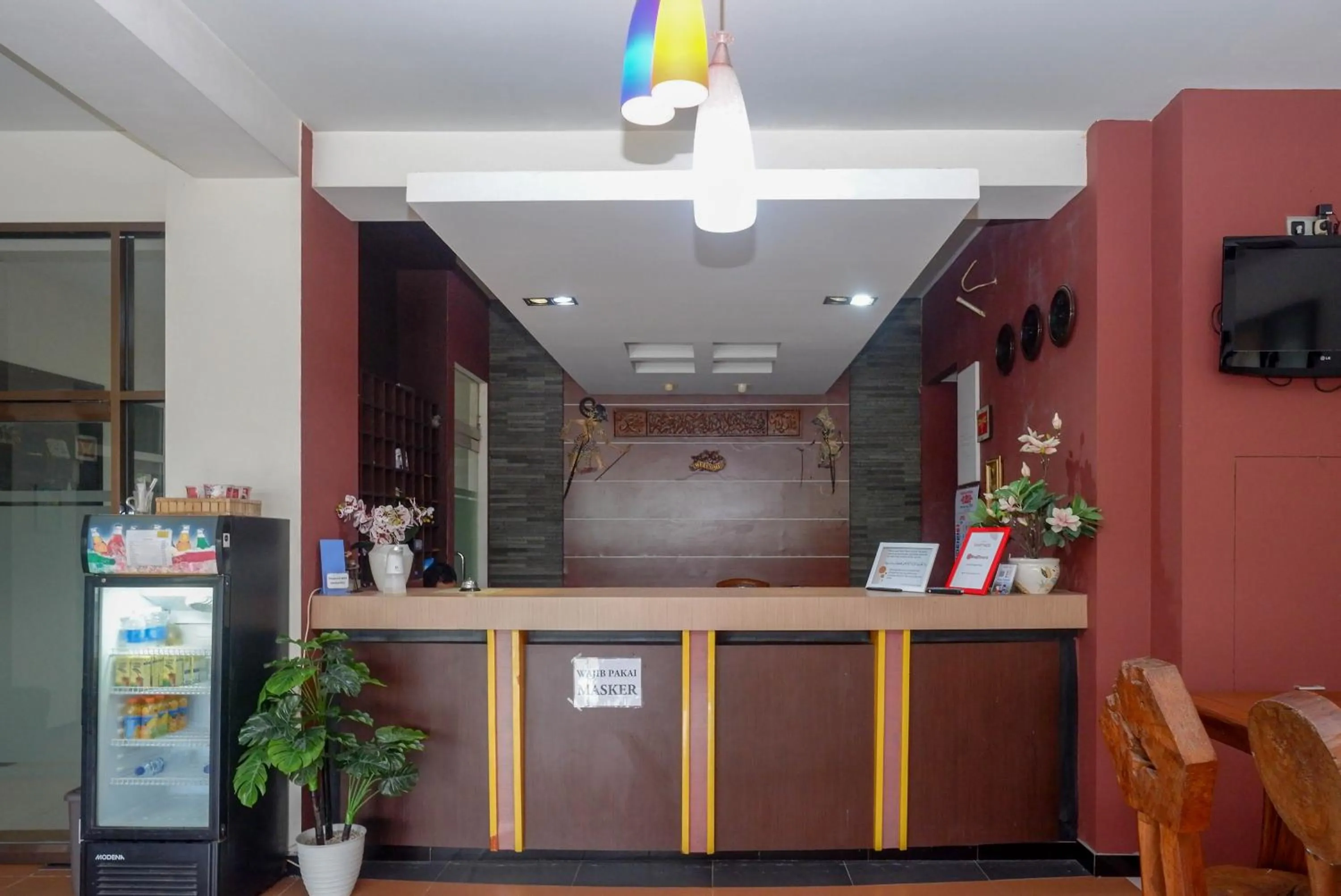 RedDoorz Syariah At Namira Hotel