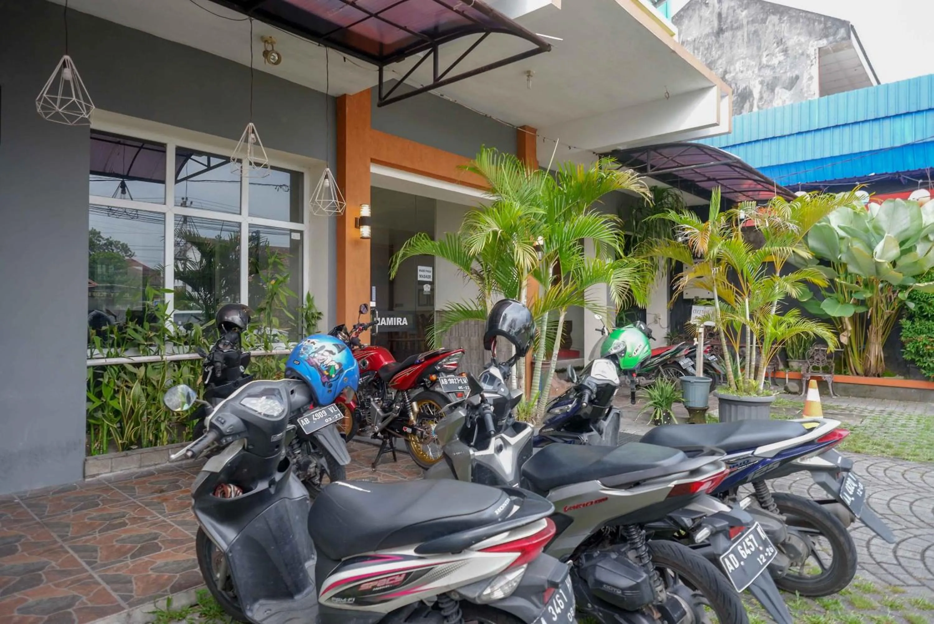 RedDoorz Syariah At Namira Hotel