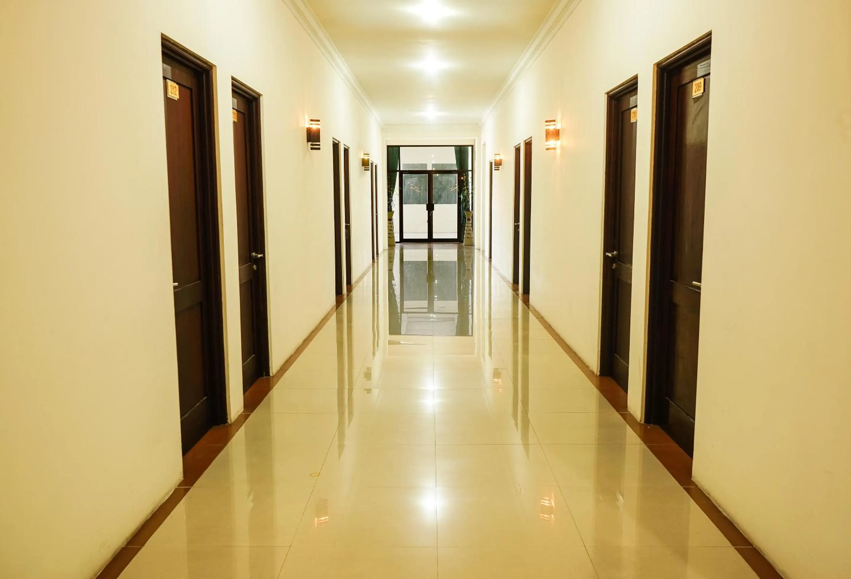 Facade/entrance in RedDoorz Syariah At Namira Hotel