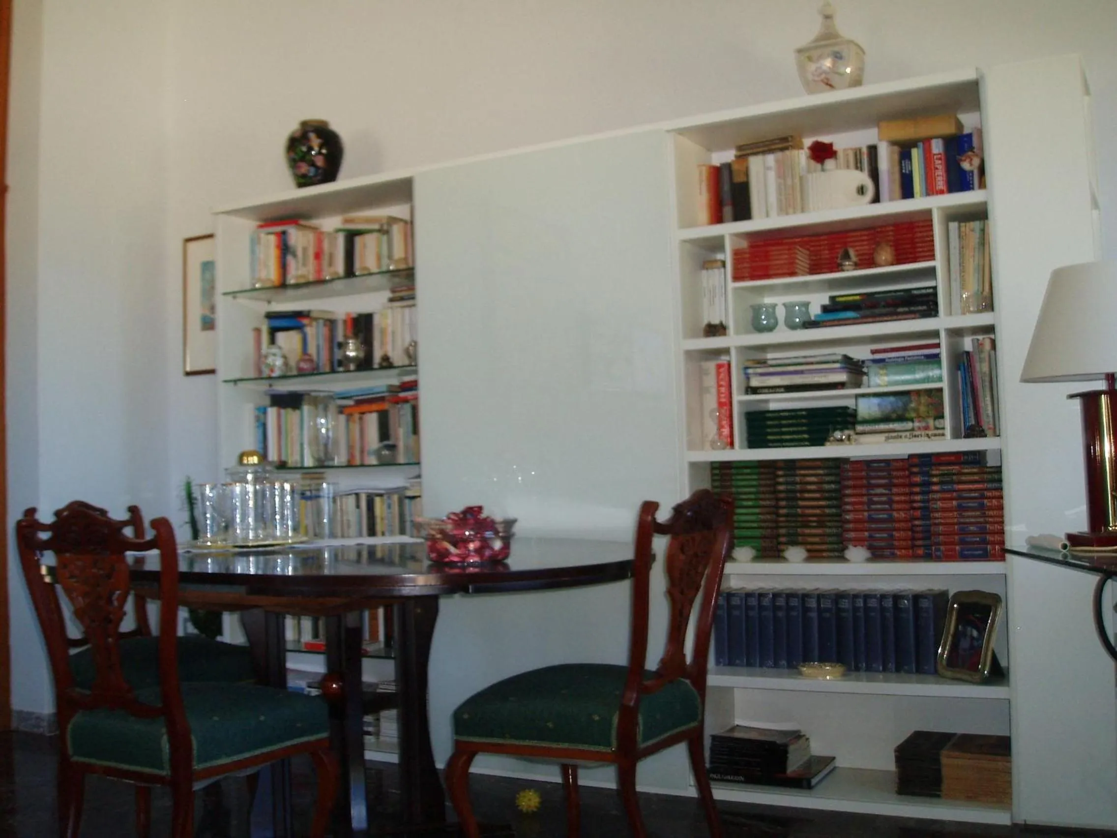 Communal lounge/ TV room in Villa Dafne