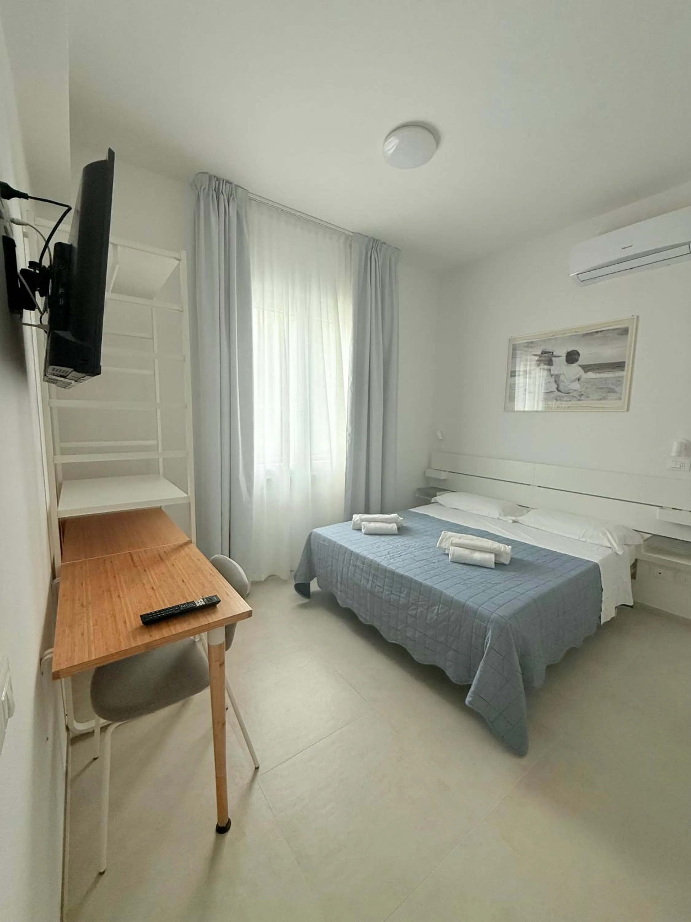 Bed in Hotel Pigalle