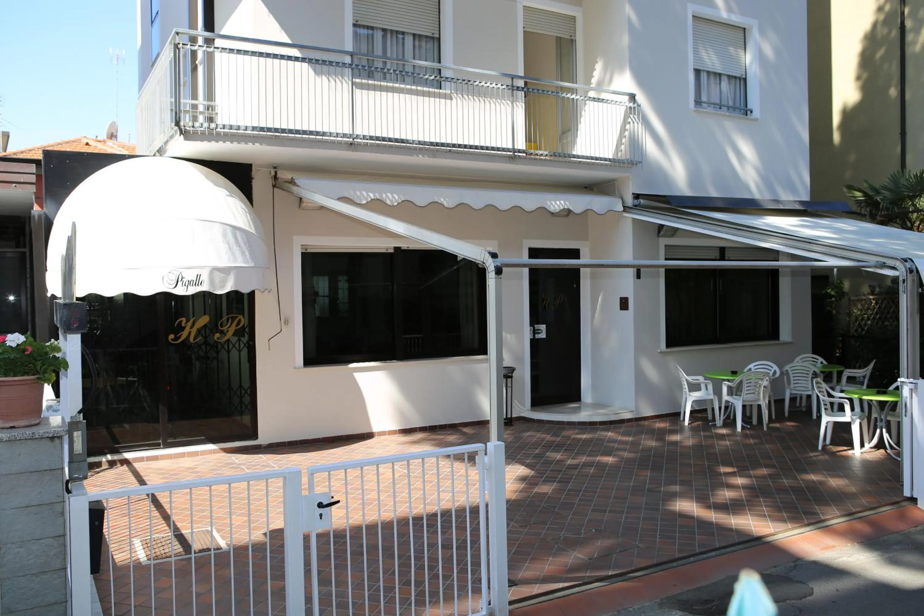 Property building in Hotel Pigalle