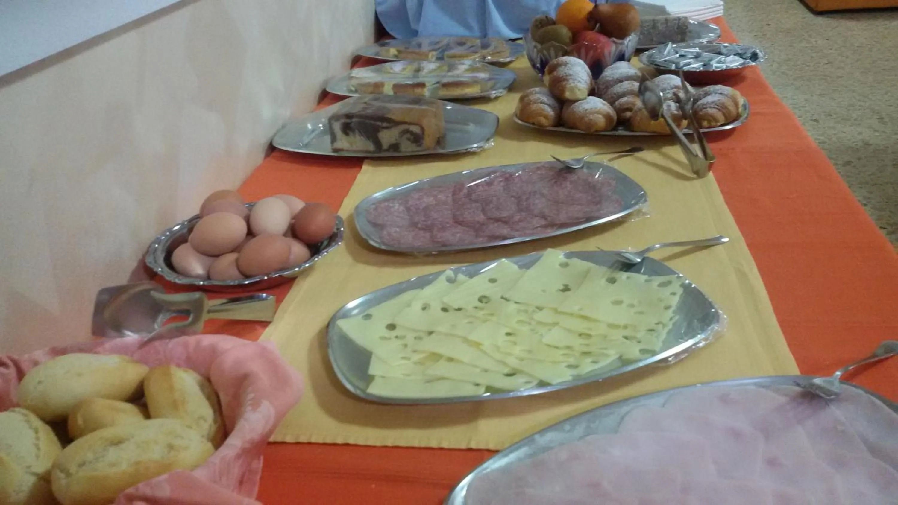 Buffet breakfast in Hotel Pigalle