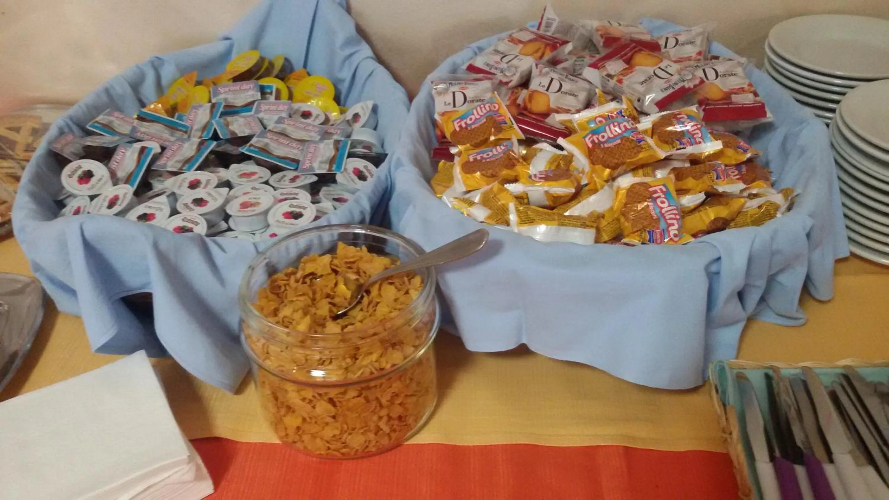 Buffet breakfast in Hotel Pigalle