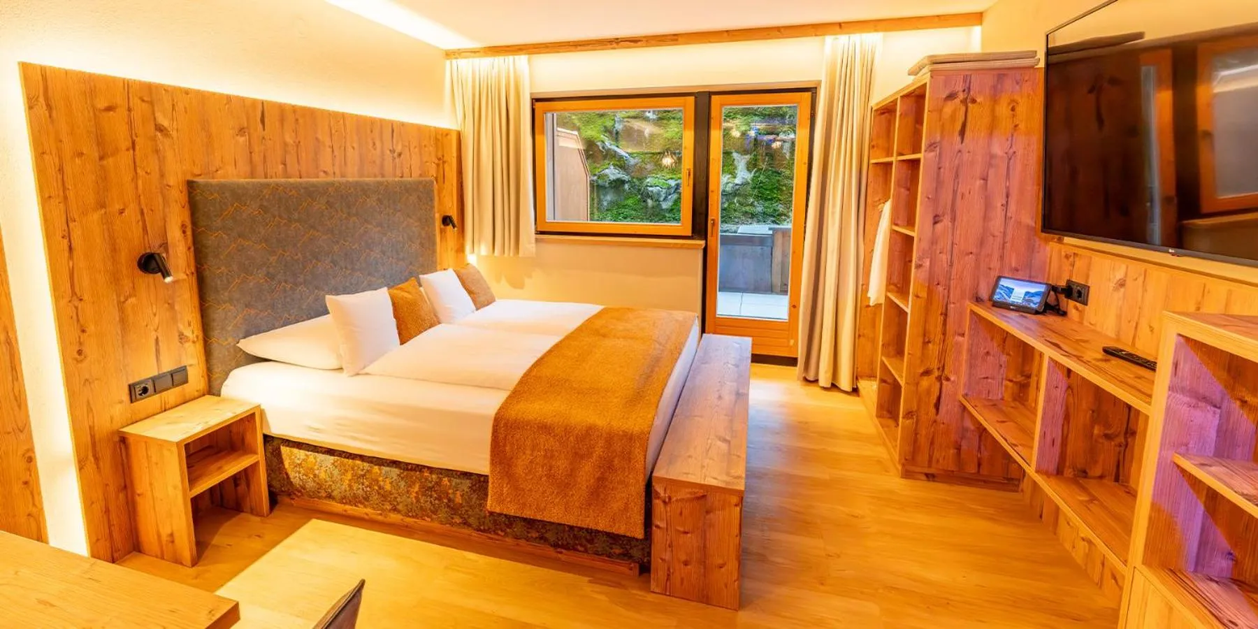 Photo of the whole room, Bed in Alpenbad Hotel Hohenhaus