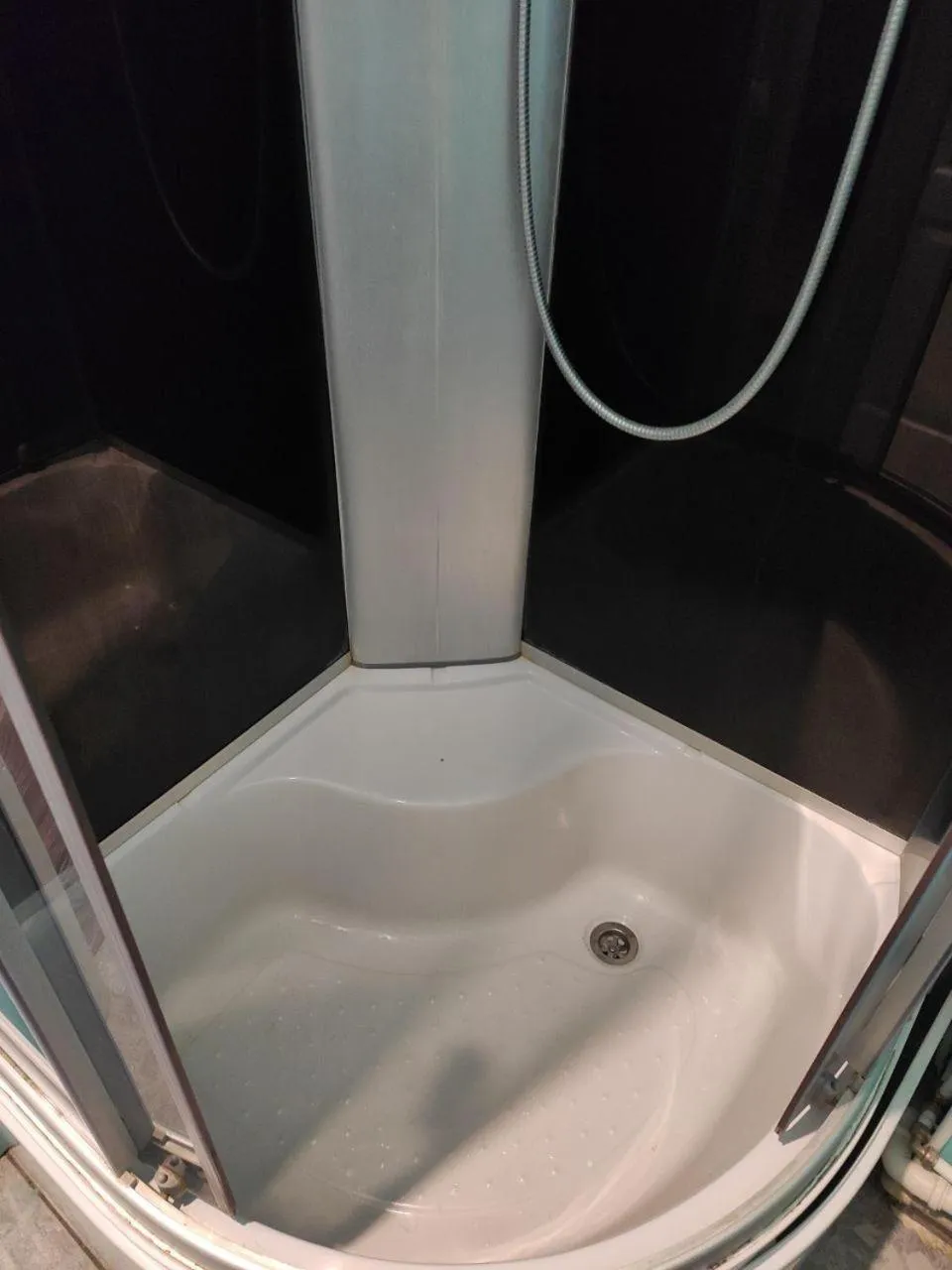 Shower in Friends Forever