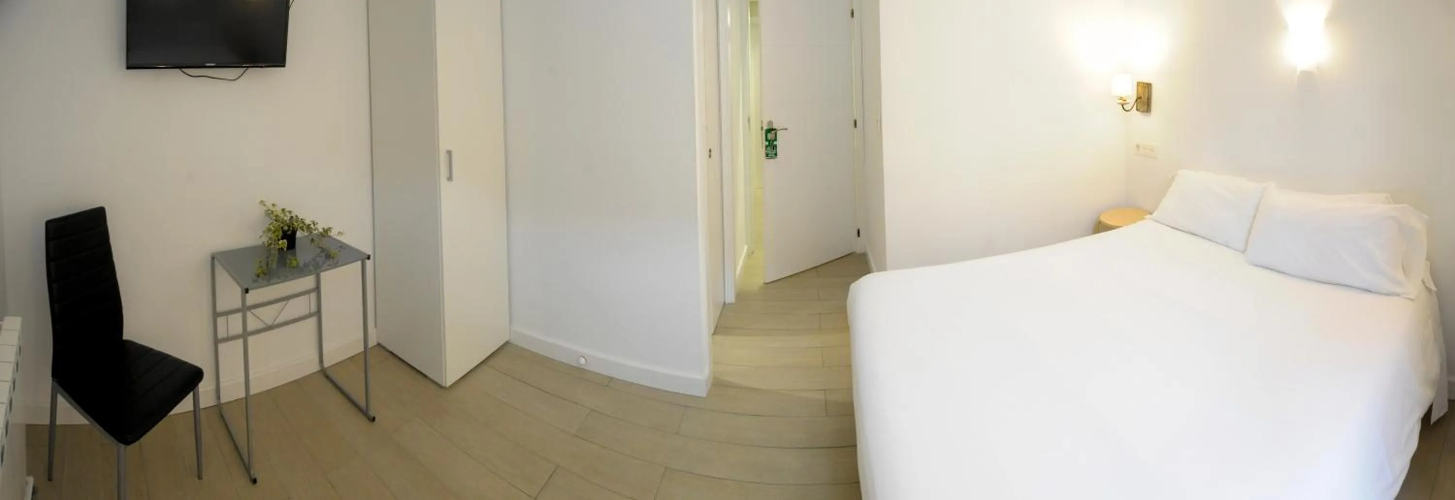 Photo of the whole room, Bed in Artea Narrika