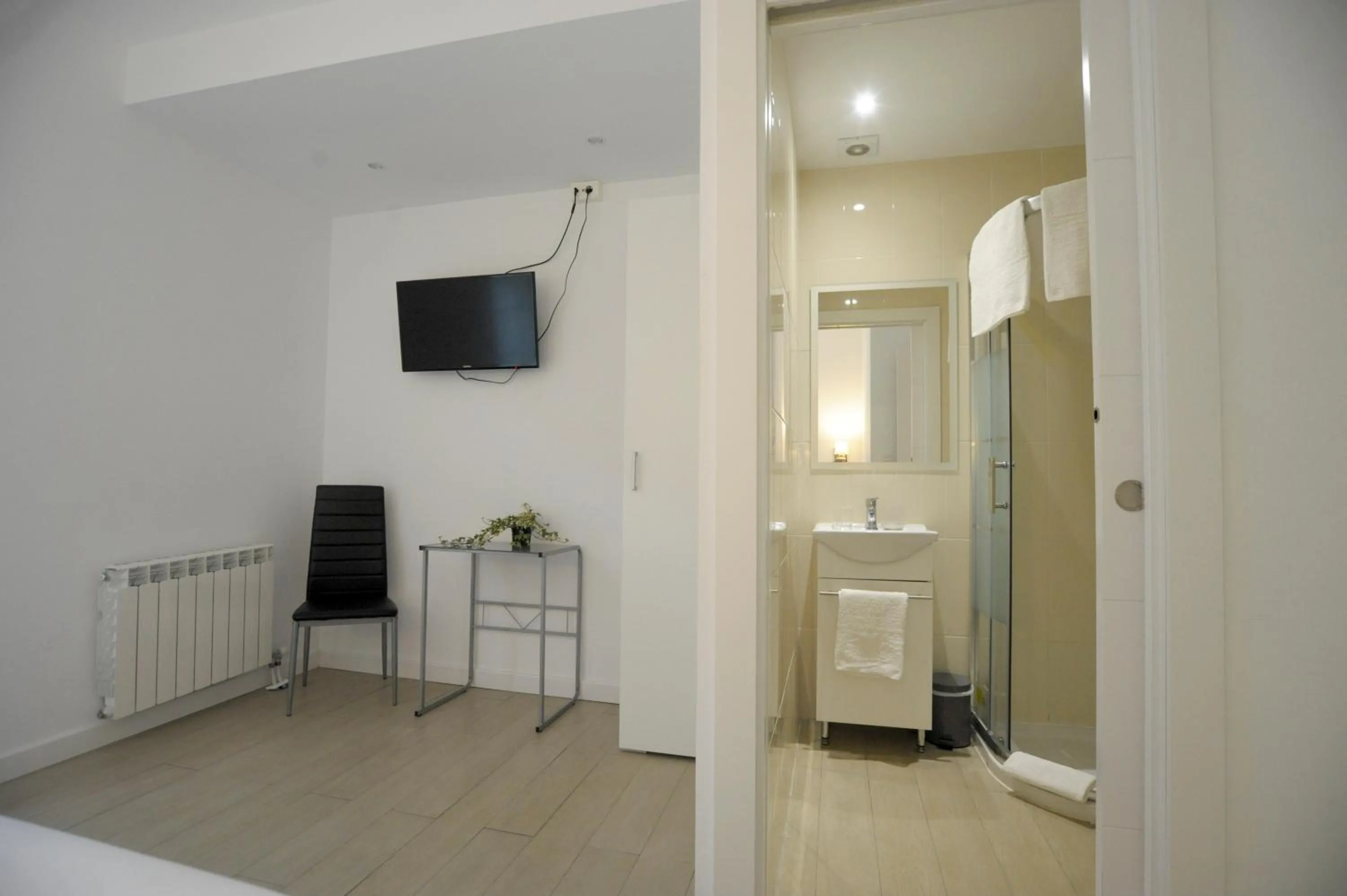 Toilet in Artea Narrika